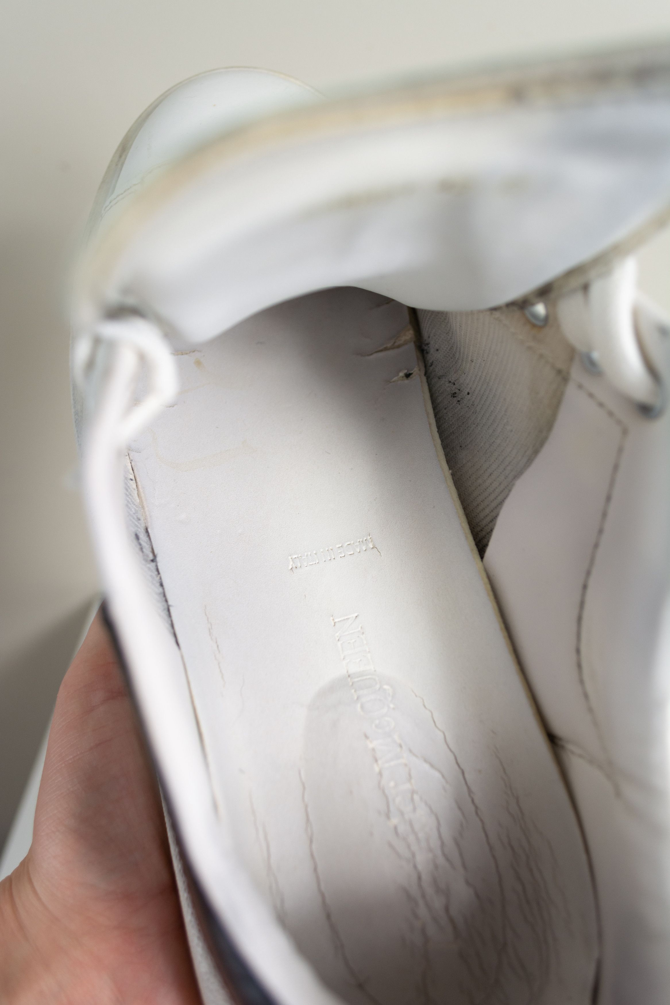 Alexander McQueen Alexander McQueen white sneakers Size US 9 / EU 42 - 15 Thumbnail