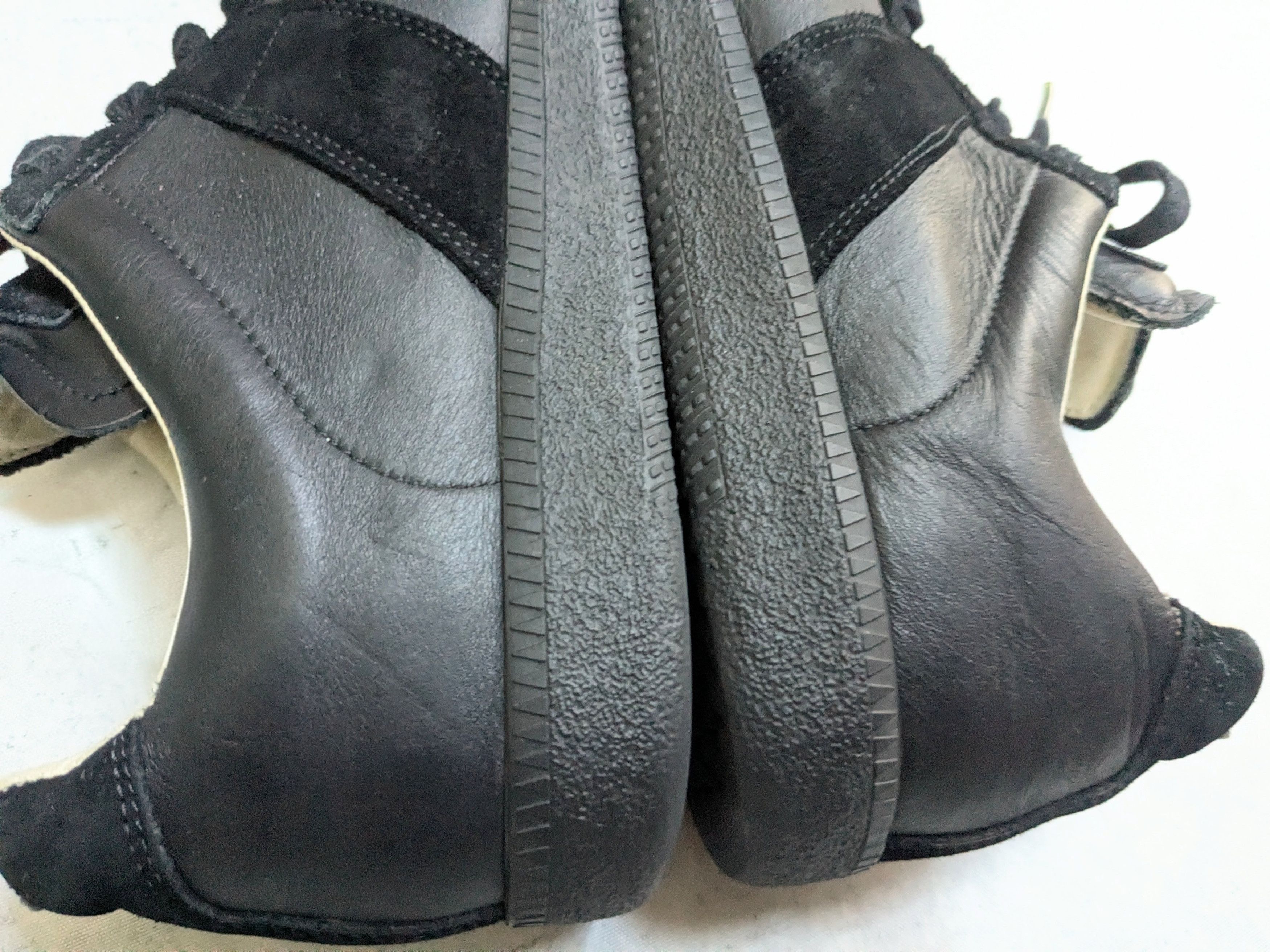 Maison Margiela Maison Margiela Replica GAT Black 9 42 Low Tops Size US 9 / EU 42 - 12 Thumbnail