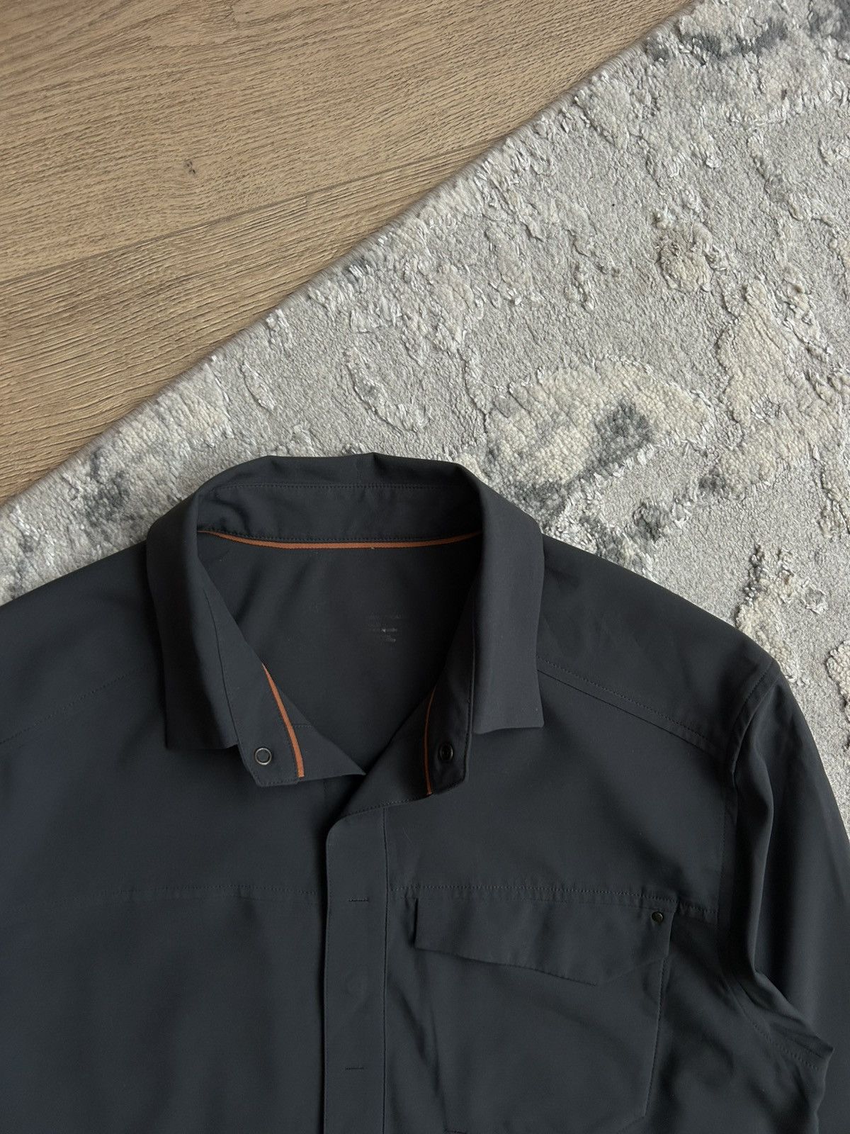 Arc’teryx Man’s Gorpcore gray shirt size S