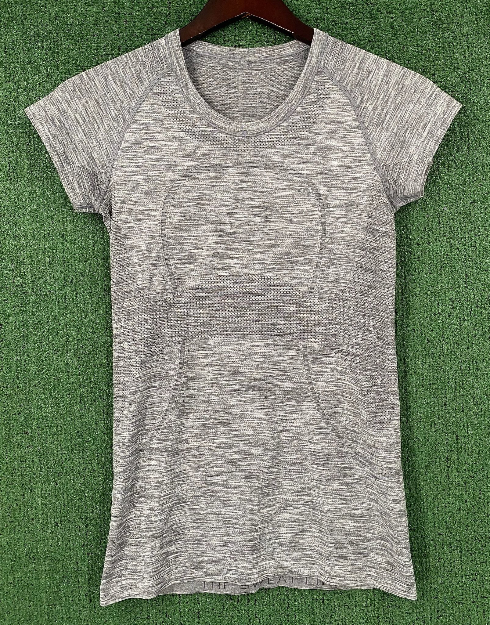 Lululemon Lululemon Swiftly Tech Short Sleeve Grey Shirt Size 8 Size M / US 6-8 / IT 42-44 - 1 Thumbnail