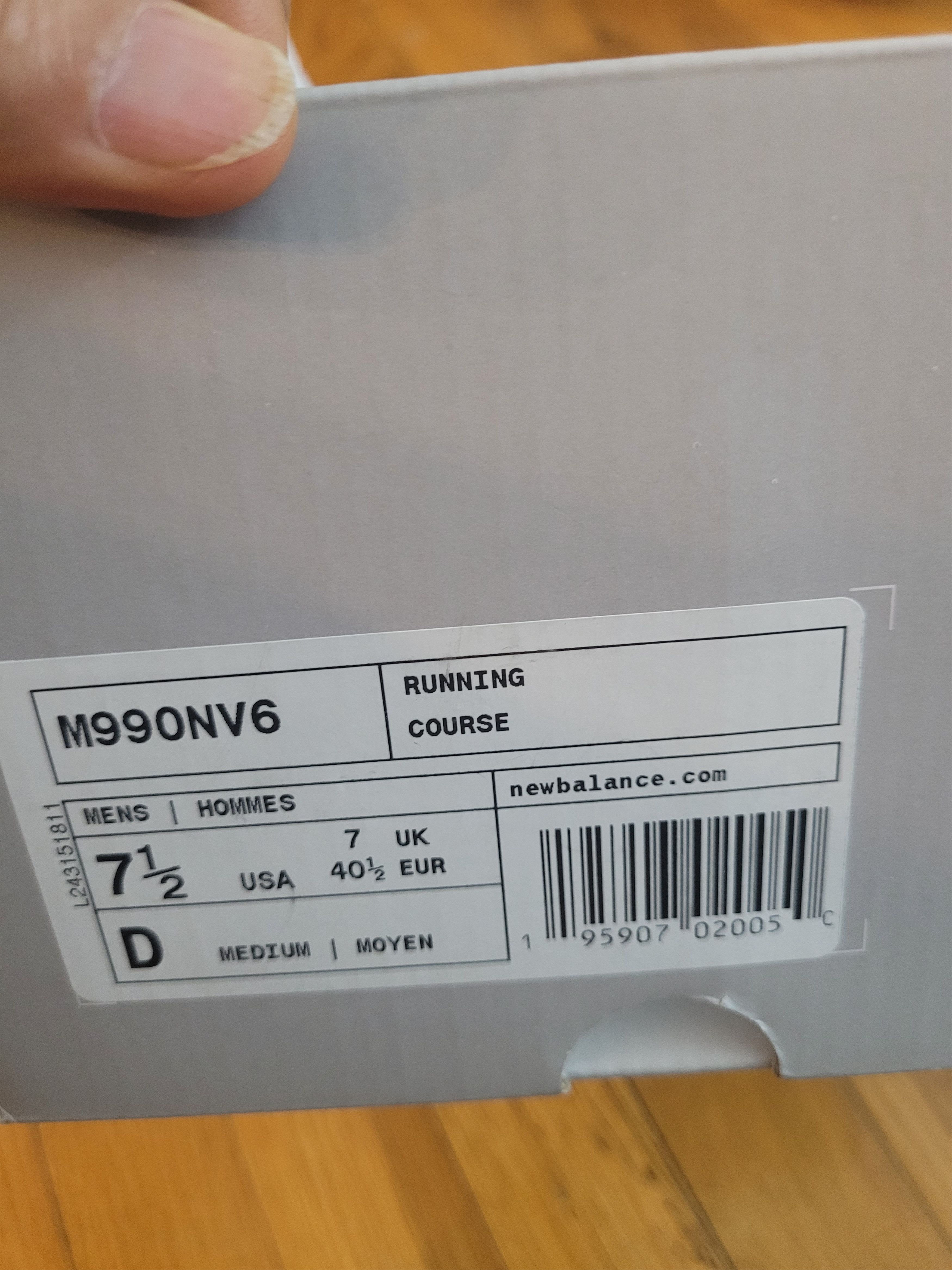 New Balance M990NV6 Size US 7.5 / EU 40-41 - 9 Thumbnail
