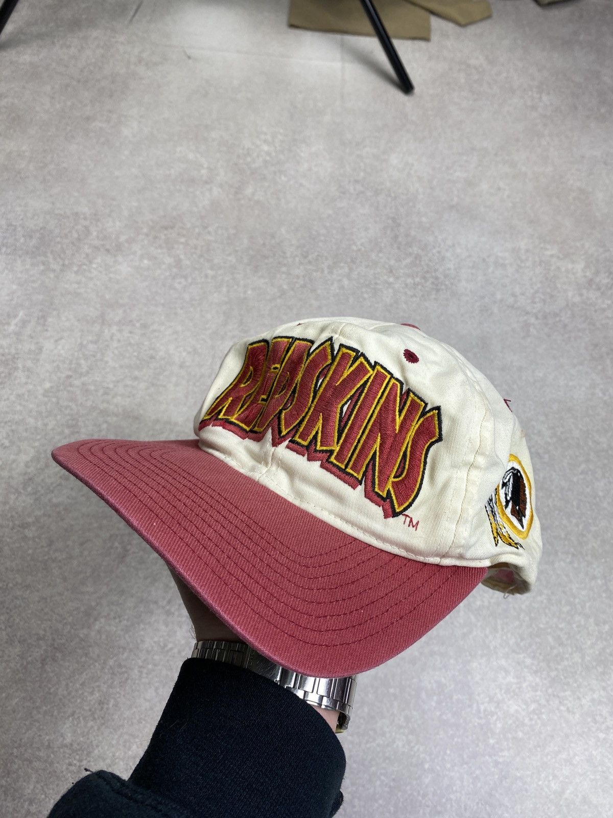 Other Red Skins Twins NFL Hat 90’s Size ONE SIZE - 1 Thumbnail
