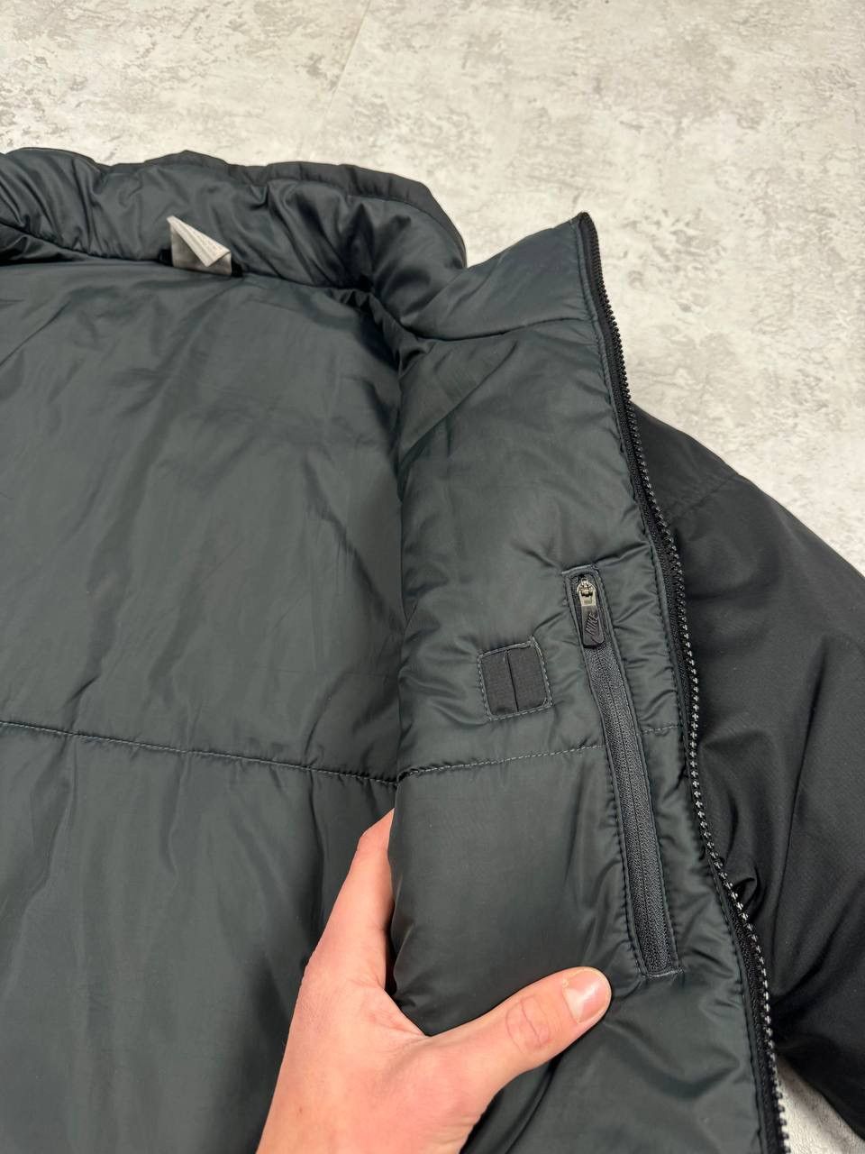 Nike Vintage Nike Y2K Black Zip Jacket Size L Size US L / EU 52-54 / 3 - 17 Thumbnail