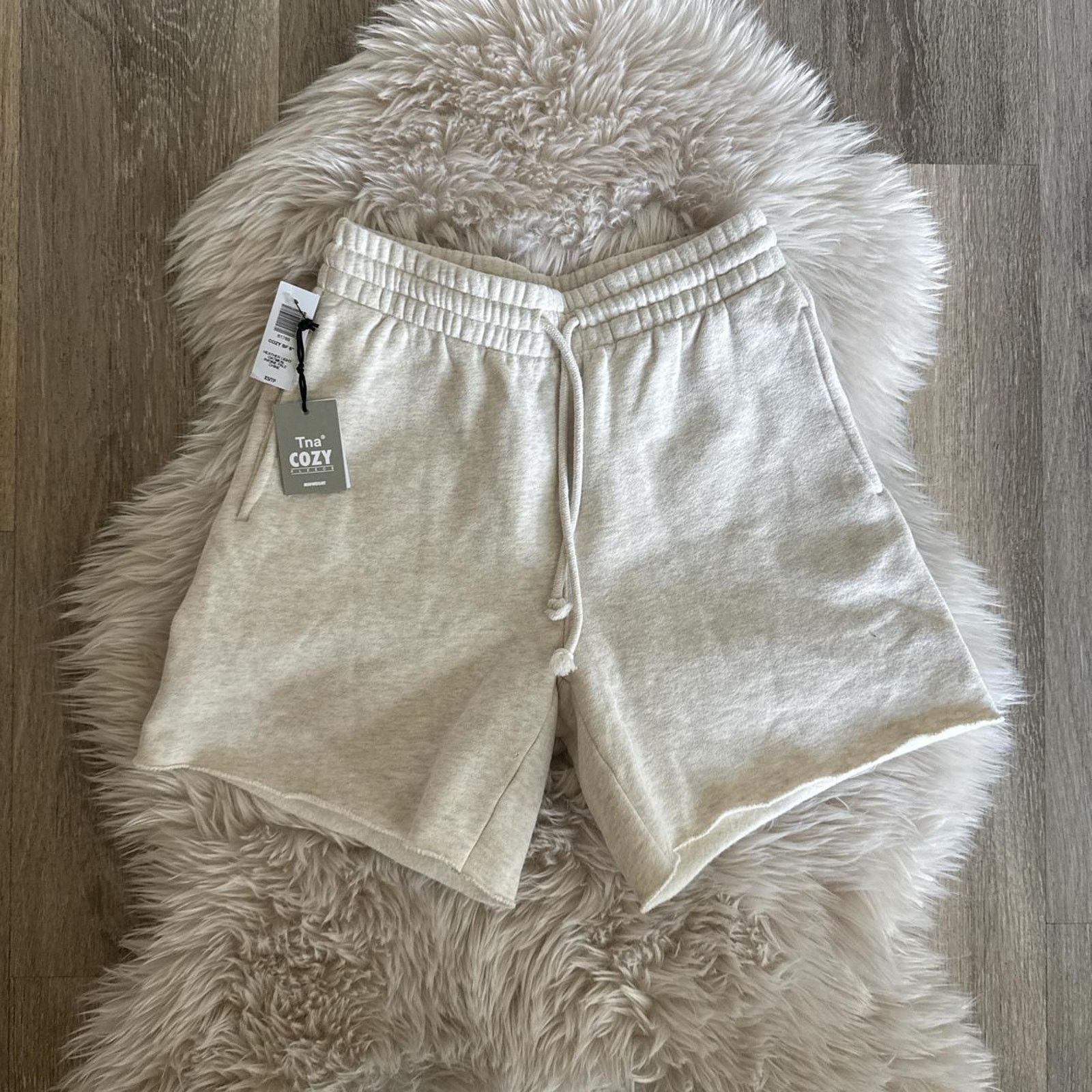 Aritzia NWT ARITZIA TNA Cozy Boyfriend High Rise Short - Cream XS Size 25" / US 0 / IT 36 - 2 Thumbnail