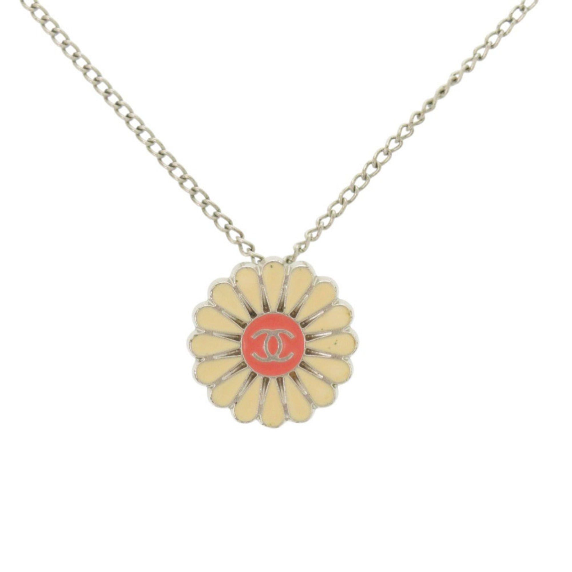 Chanel Excellent condition Chanel Coco Mark flower motif 04P metal silver necklace 1253 Size ONE SIZE - 1 Thumbnail