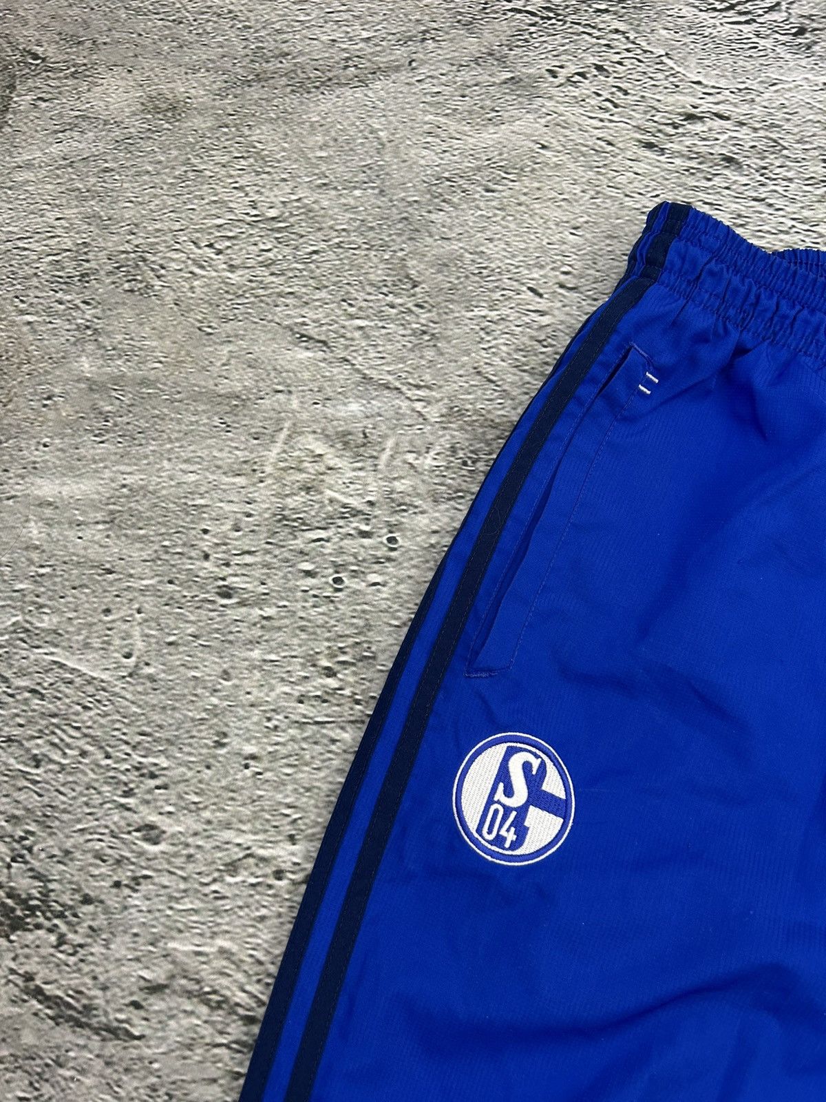Adidas × Vintage Adidas Schalke 04 vintage blue nylon track pants baggy Size US 36 / EU 52 - 3 Thumbnail