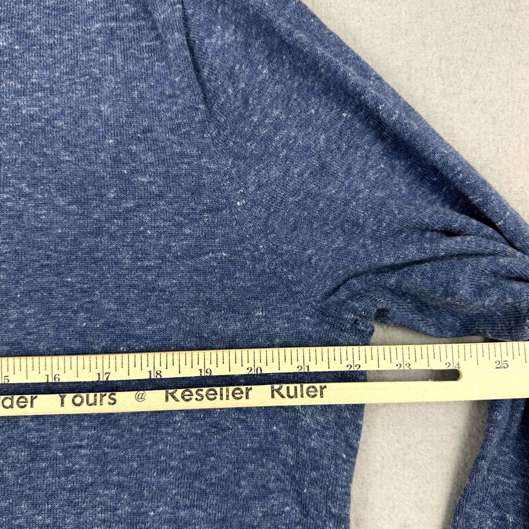 J.Crew J.CREW Sweater Men L Blue Solid Classic Long Sleeve V-Neck Pullover Knit Size US L / EU 52-54 / 3 - 5 Thumbnail
