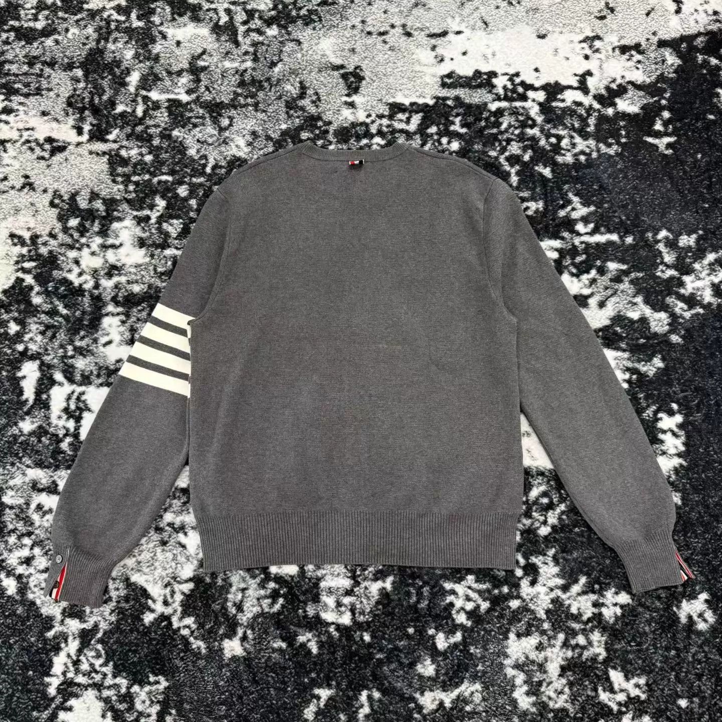 Thom Browne THOM BROWNE 4-Bar Gray Crewneck Sweater Size 4 Size US XL / EU 56 / 4 - 5 Thumbnail