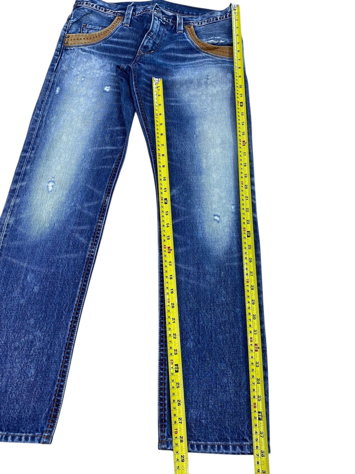 Japanese Brand Japanese Brand Light Wash Whiskered Style Straight Leg Jeans Size US 32 / EU 48 - 8 Thumbnail