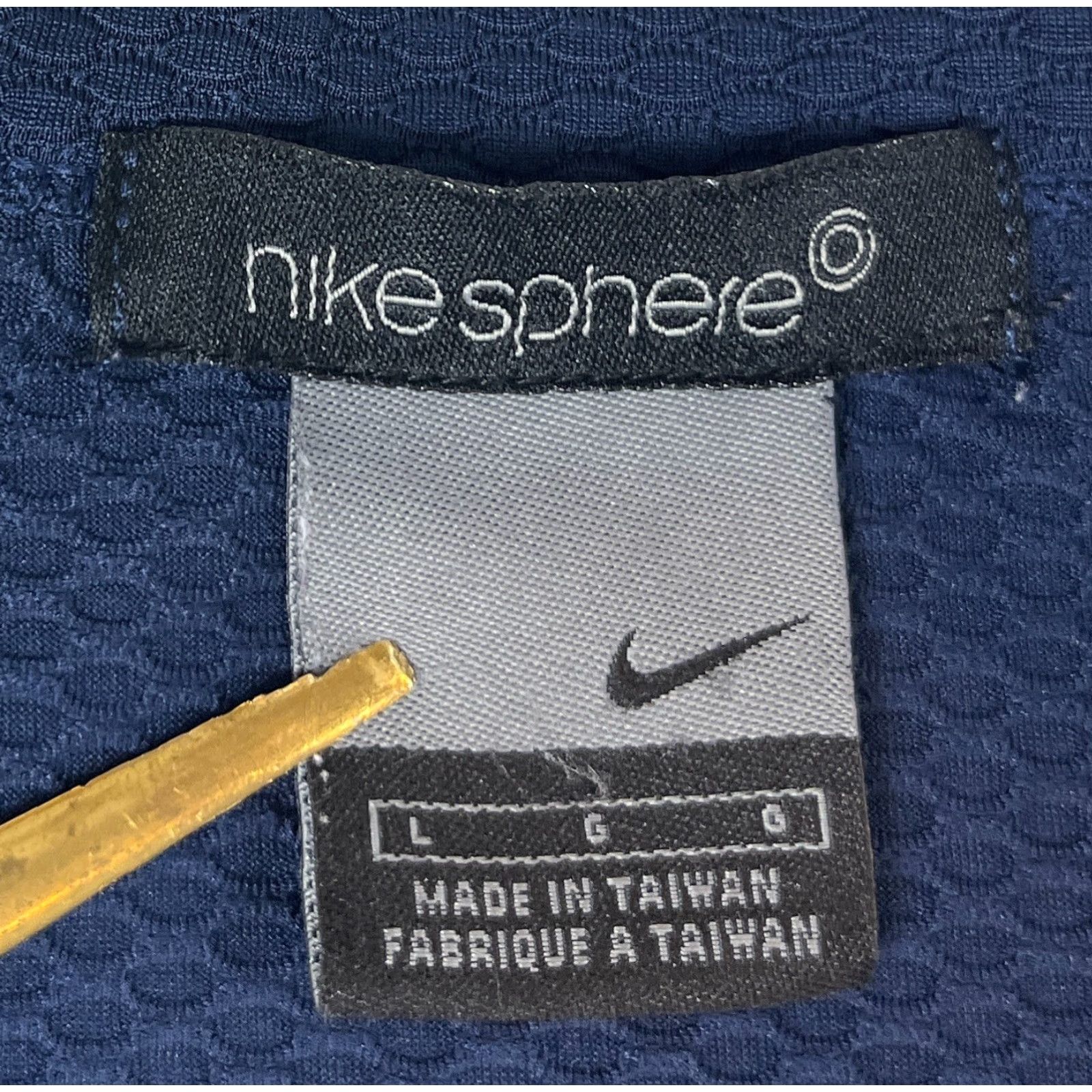Nike VINTAGE Nike Men's Sphere Performance T-Shirt Short Sleeve Crew Neck Navy Embroidered Swoosh L Men's Shirt 90% Polyester 10% Spandex Size US L / EU 52-54 / 3 - 5 Thumbnail