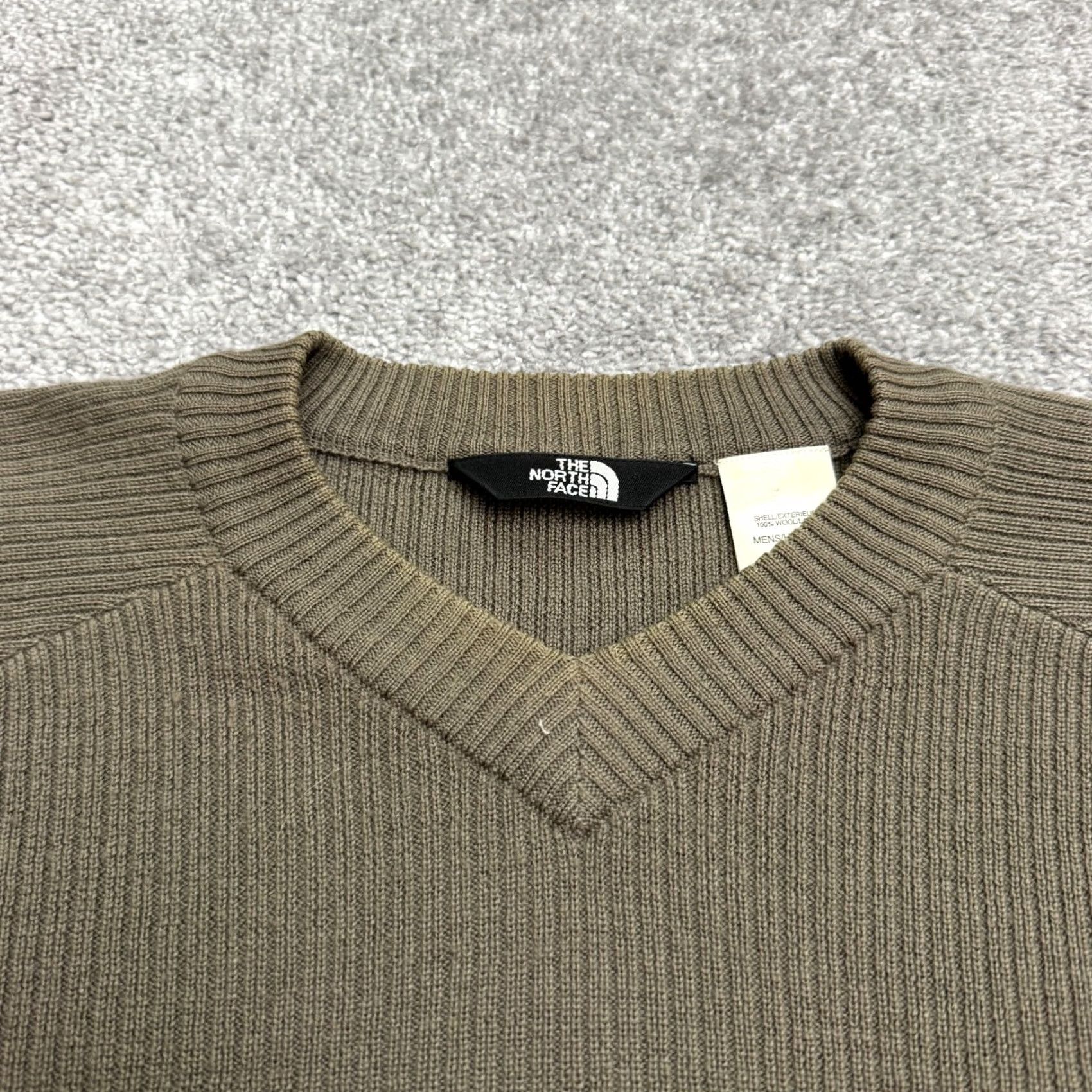The North Face VINTAGE The North Face Wool Sweater Mens Medium Brown V-Neck Pullover Size US M / EU 48-50 / 2 - 3 Thumbnail