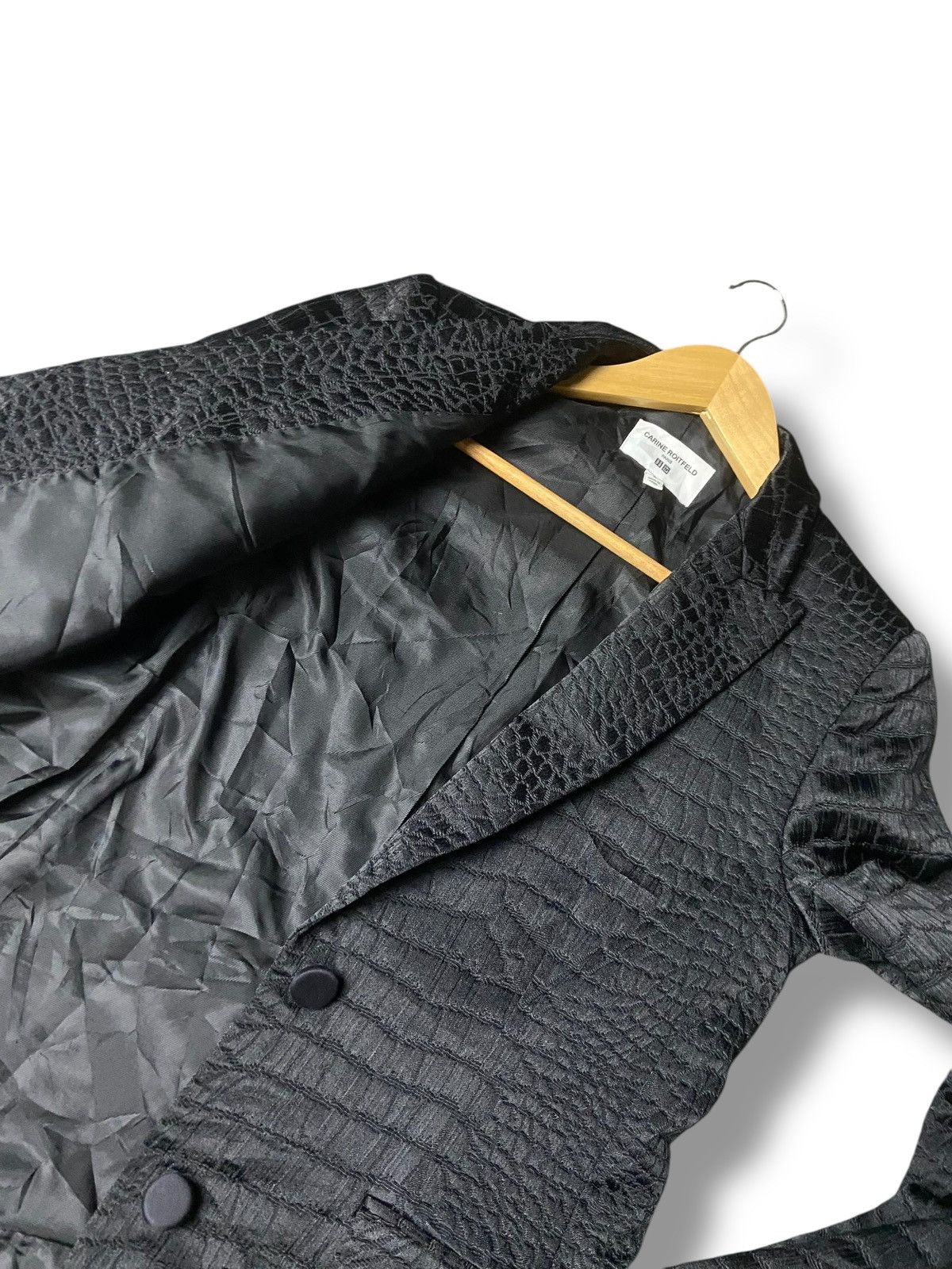 Uniqlo Uniqlo x Carine Roitfeld Paris Crocodile Embossed Coat (152) Size M / US 6-8 / IT 42-44 - 4 Thumbnail