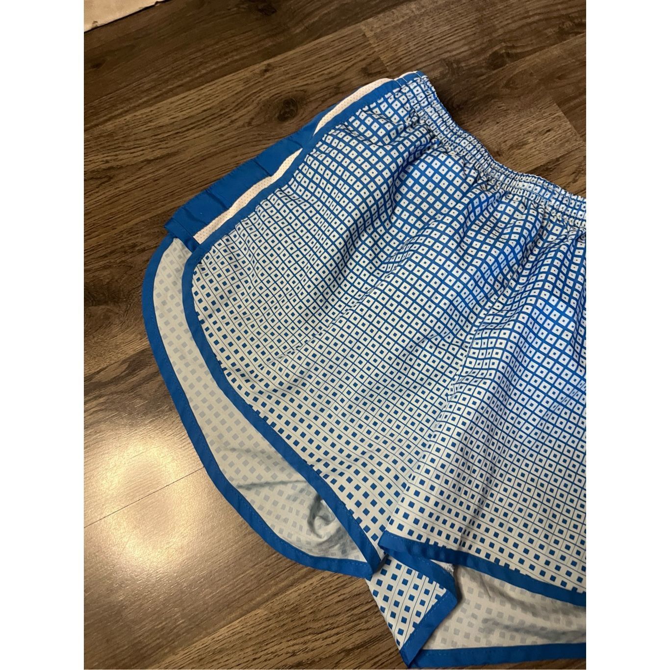Nike Nike Blue And White Patterned Dri-Fit Shorts Woman’s Size Me Size 28" / US 6 / IT 42 - 3 Thumbnail