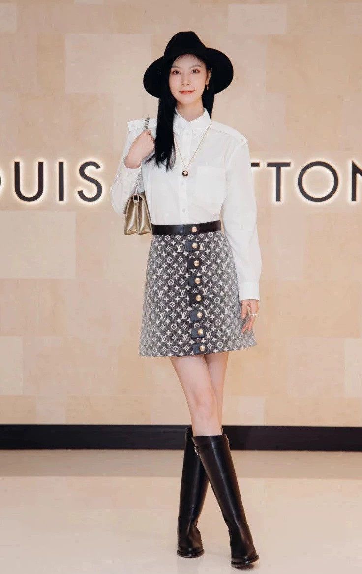 Louis Vuitton Louis Vuitton Black presbyopic full-print gradient denim s Size 41" - 4 Thumbnail
