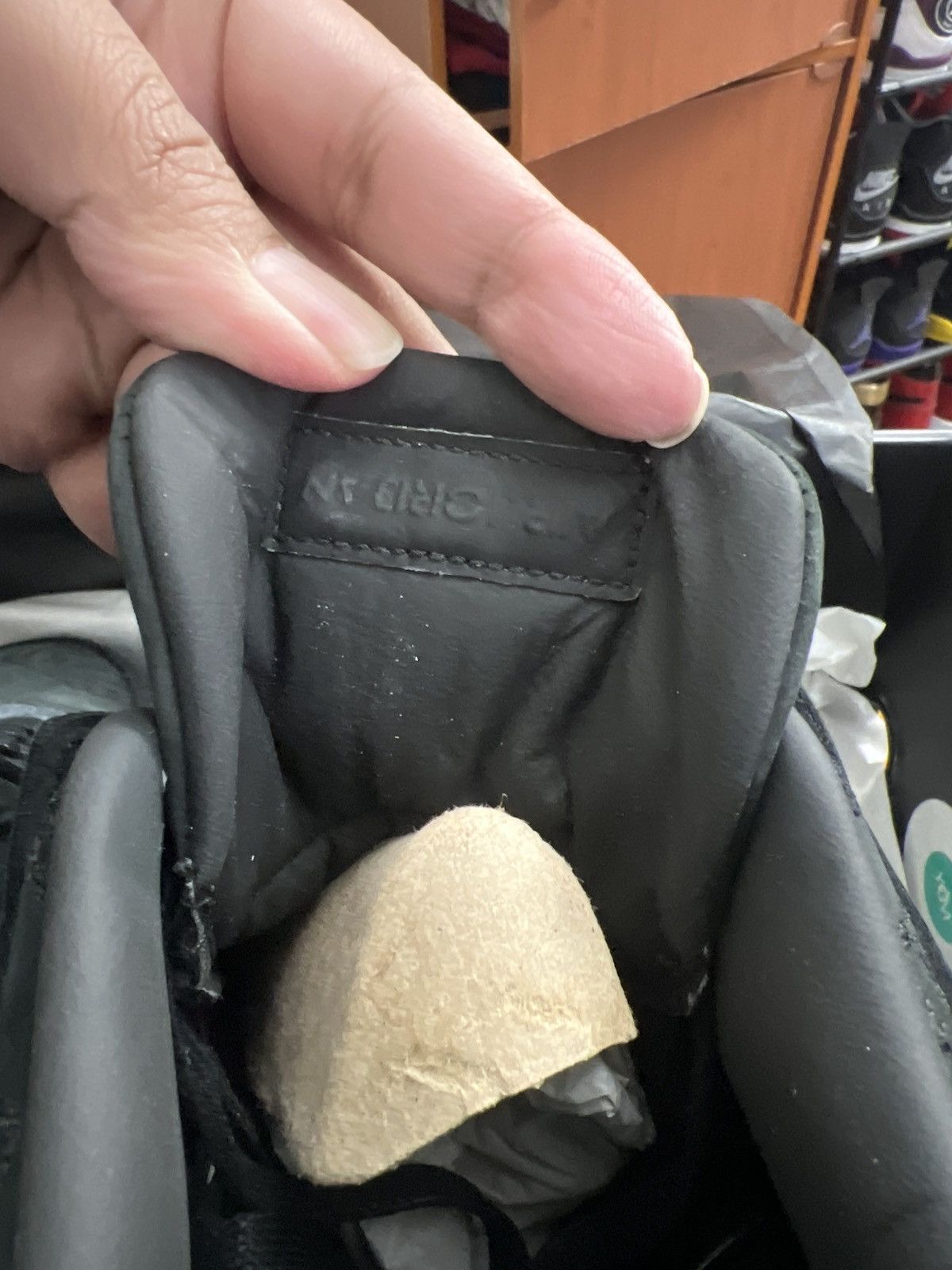 Jordan Brand × Kaws Kaws Jordan 4 Black Size US 10.5 / EU 43-44 - 14 Thumbnail