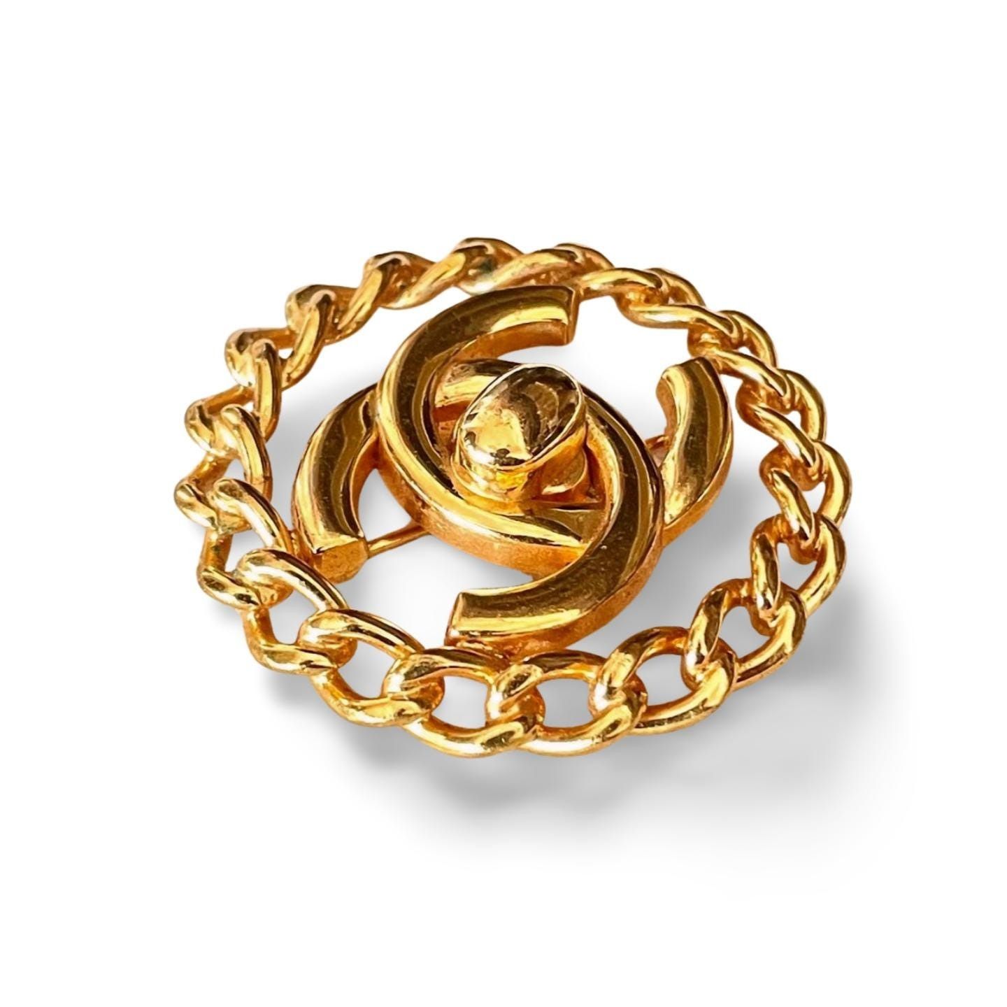 Chanel Vintage CHANEL golden chain frame turn lock CC pin brooch. Size ONE SIZE - 9 Thumbnail