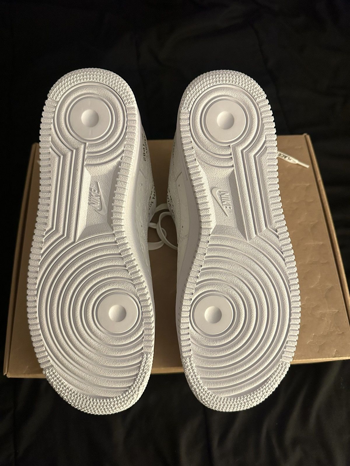 Louis Vuitton × Nike × Virgil Abloh Louis Vuitton Nike Air Force 1 Low by Virgil Abloh Size US 9.5 / EU 42-43 - 5 Thumbnail