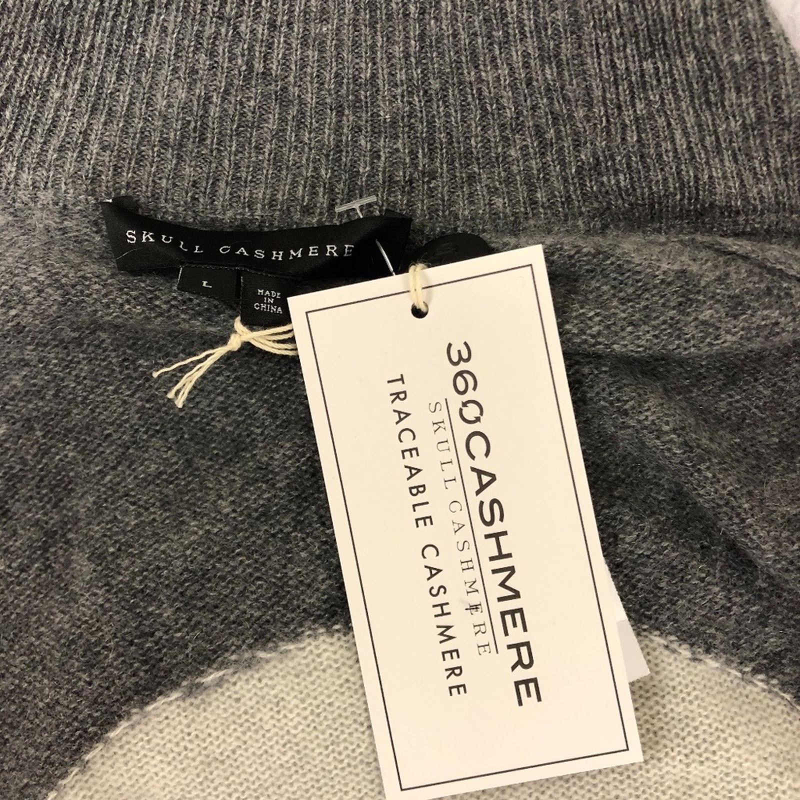 360Cashmere Skull Graphic 100% Cashmere Turtleneck Sweater -360 Cashmere Size XS / US 0-2 / IT 36-38 - 4 Thumbnail