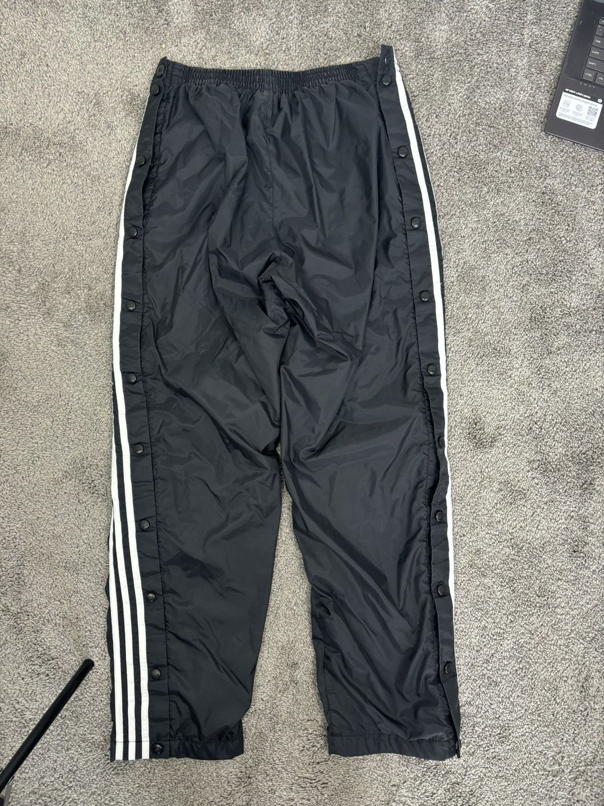 Vintage Vintage 90s black adidas tear away lined pants Size US 32 / EU 48 - 3 Thumbnail
