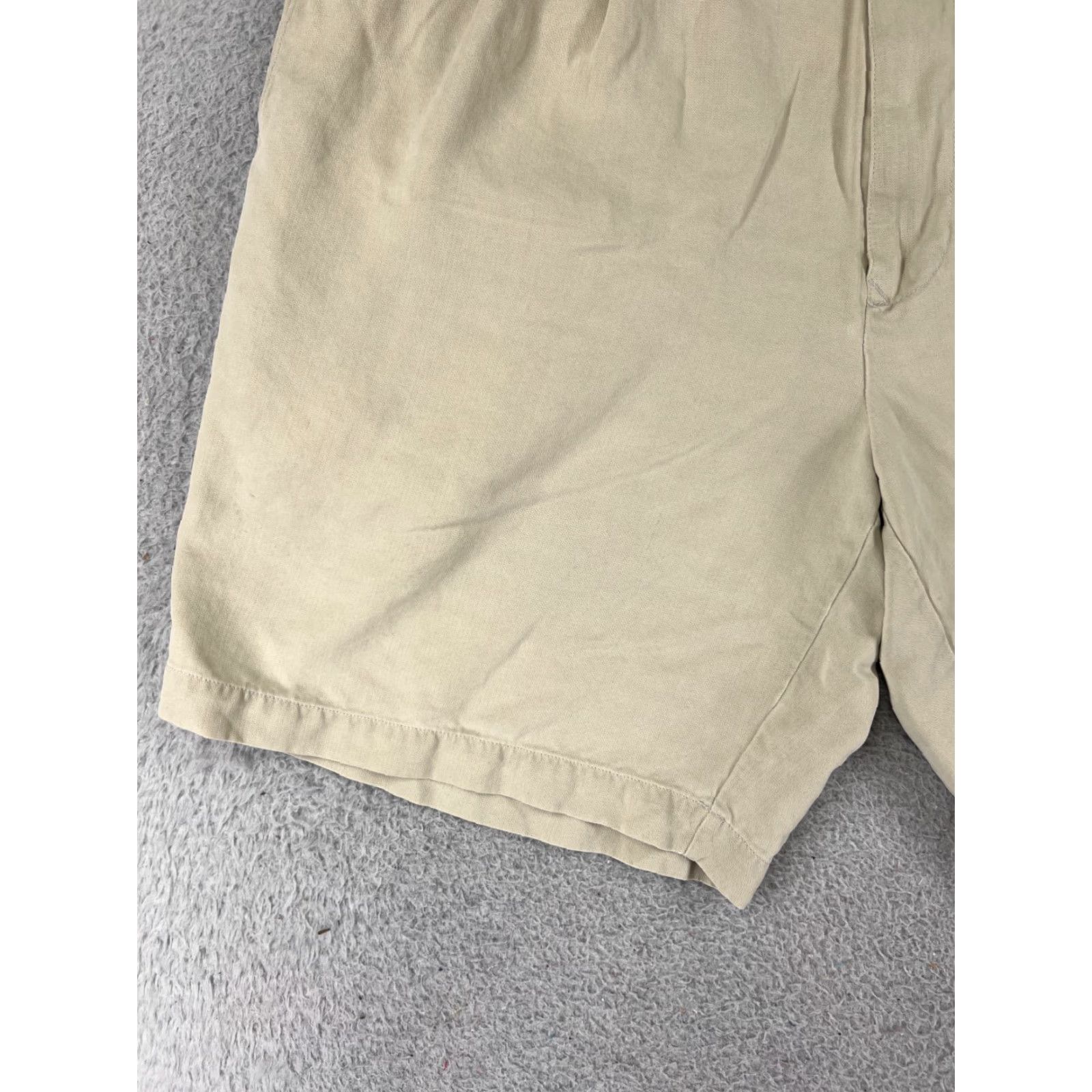 Tommy Bahama VINTAGE? No — Tommy Bahama Bermuda Shorts Men 34 Beige Pleated Silk Golf Casual Beach Aloha 90s Theme Mens Size US 34 / EU 50 - 3 Thumbnail