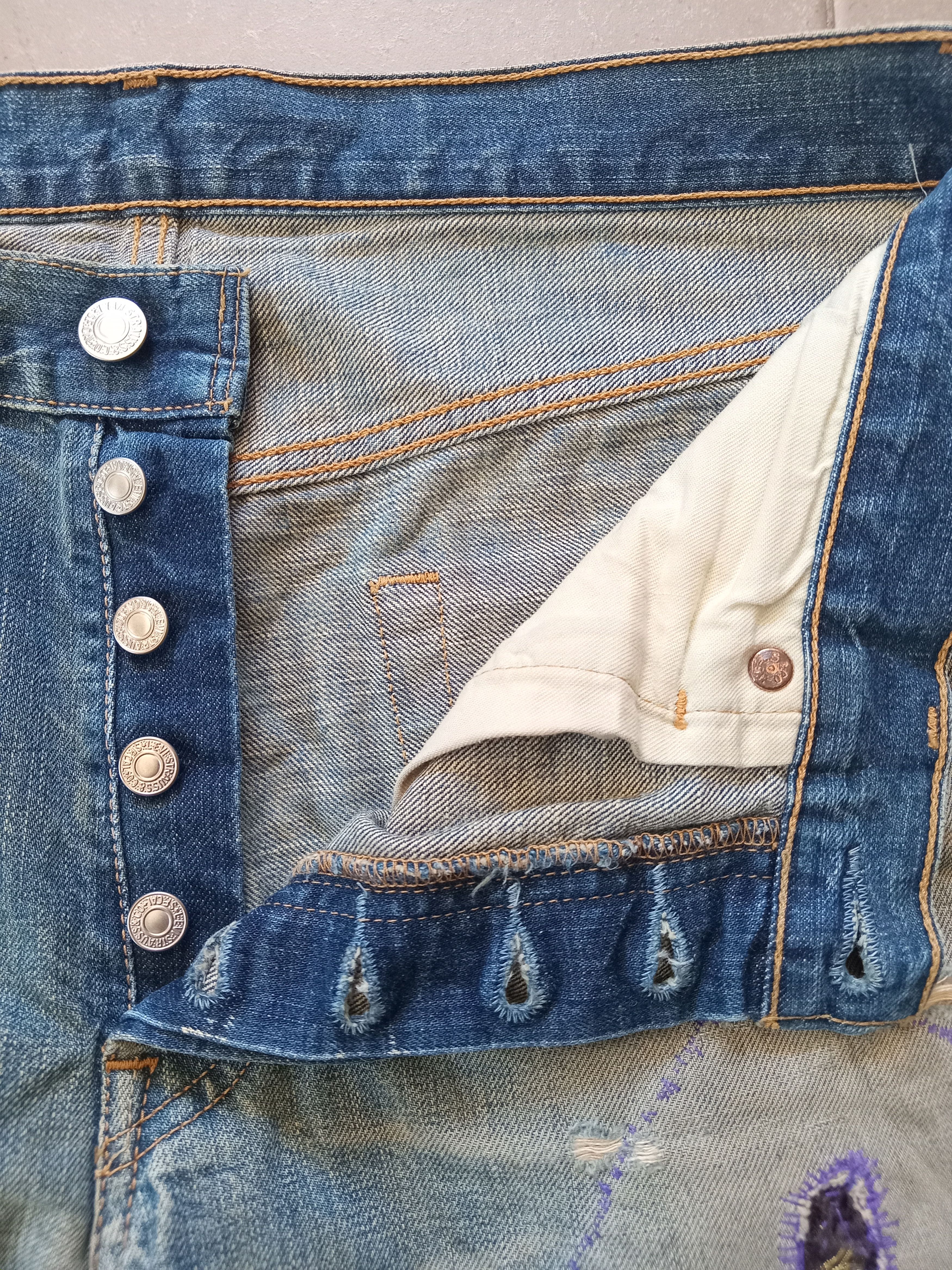 Levi's × Vintage Vintage Levi's 501 Distressed Jeans Size US 33 - 11 Thumbnail