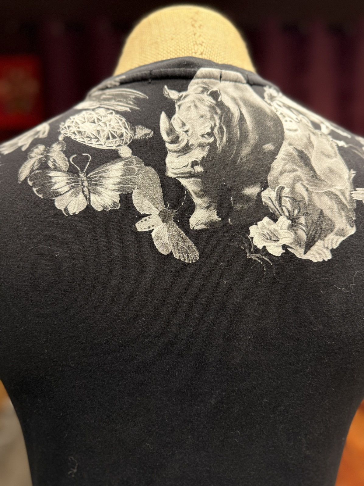 Other Bold Black Tee with Wildlife Art Size US S / EU 44-46 / 1 - 8 Thumbnail
