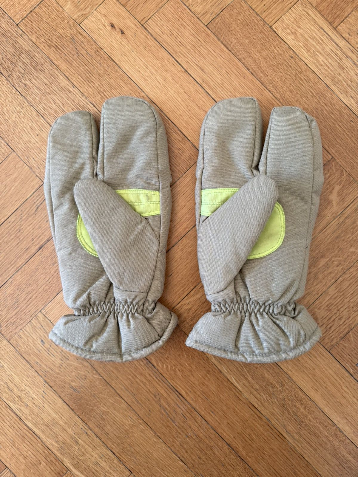 Walter Van Beirendonck WALTER VAN BEIRENDONCK three-finger cut gloves FW98 Size ONE SIZE - 3 Thumbnail