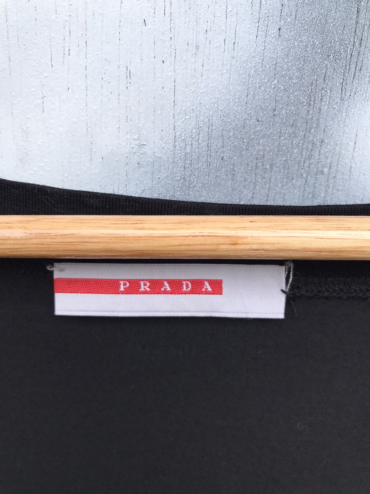 Prada Prada Breast pocket v-neck t-shirt Size M / US 6-8 / IT 42-44 - 3 Thumbnail