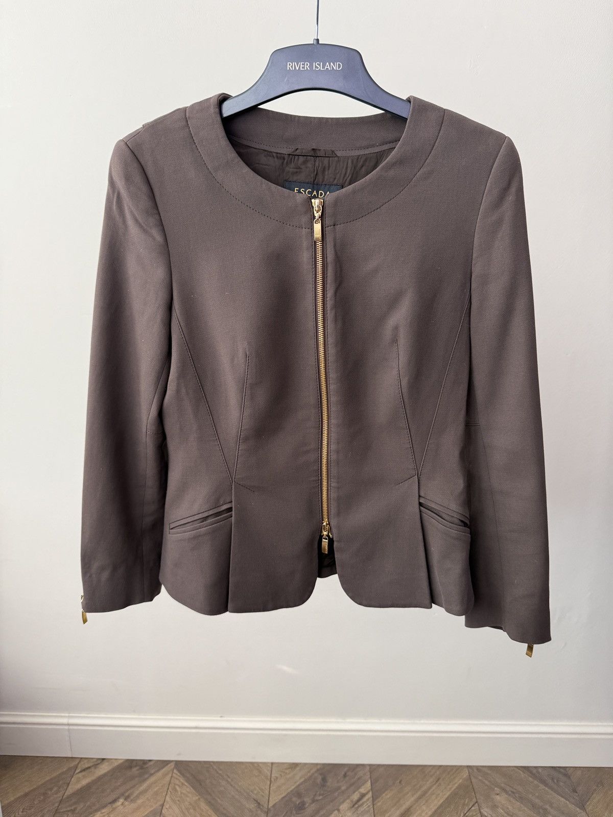 Escada ESCADA Brown Cropped Jacket Blazer Zip Front Women’s Size XS / US 0-2 / IT 36-38 - 1 Thumbnail