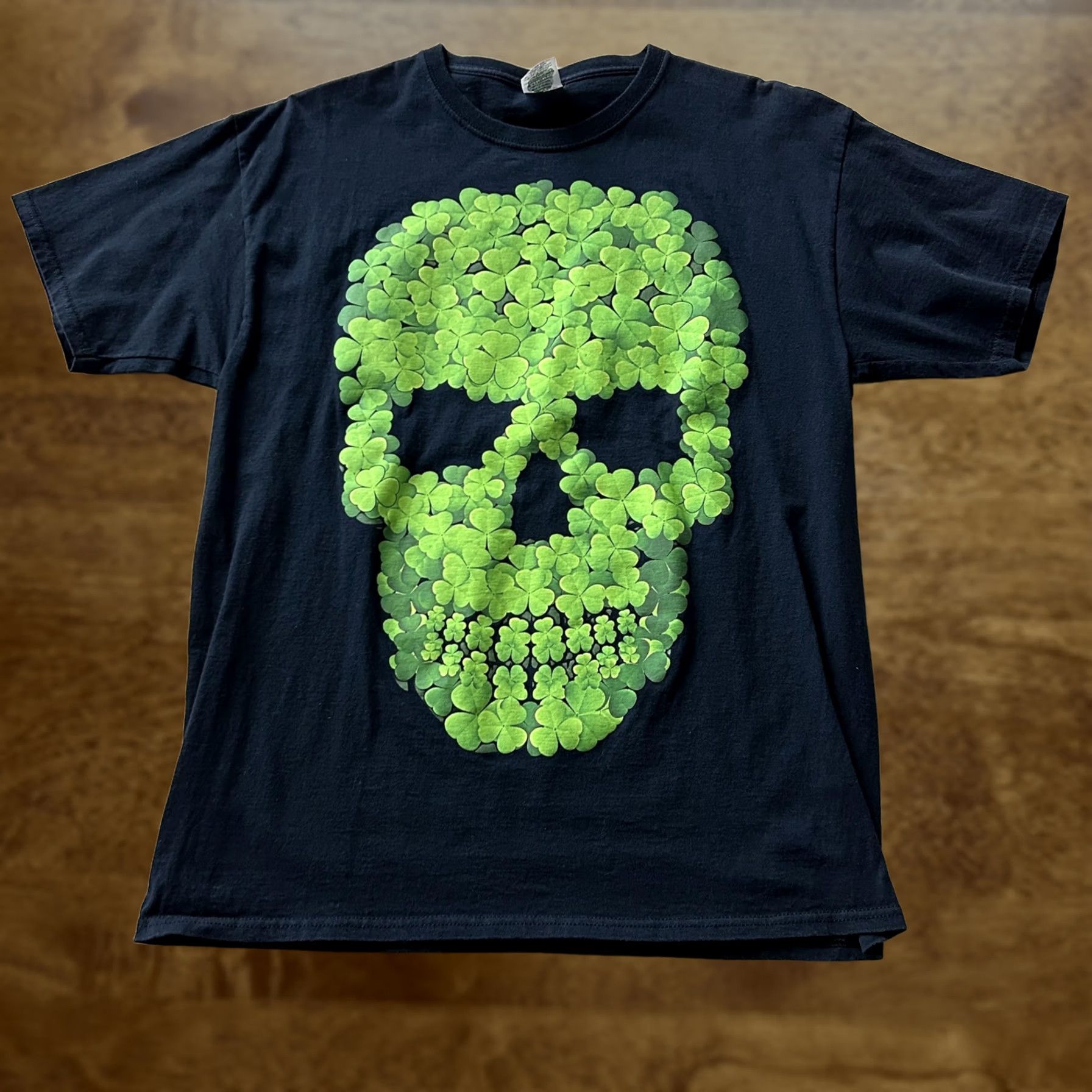 Vintage Lucky Shirt Mens Large Black Shamrock Skull St Patricks Day Graphic Tee T-Shirt Size US L / EU 52-54 / 3 - 1 Thumbnail