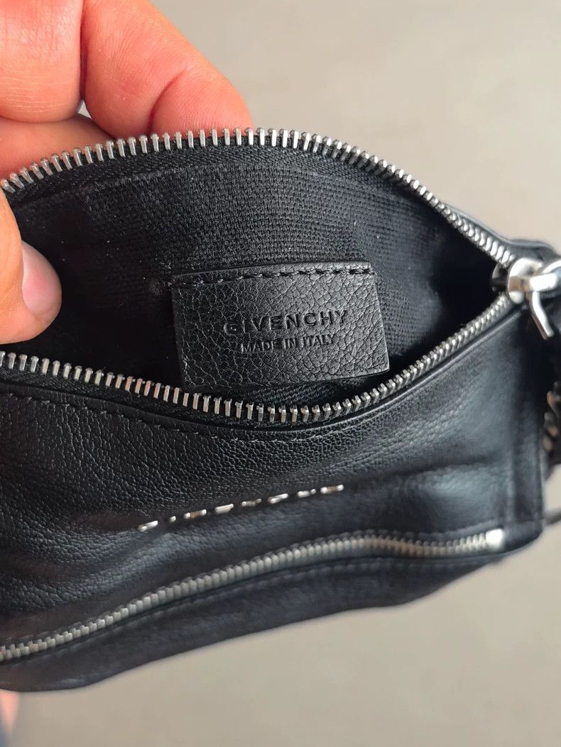 Givenchy Givenchy Small square bag, black with silver chain Size ONE SIZE - 6 Thumbnail