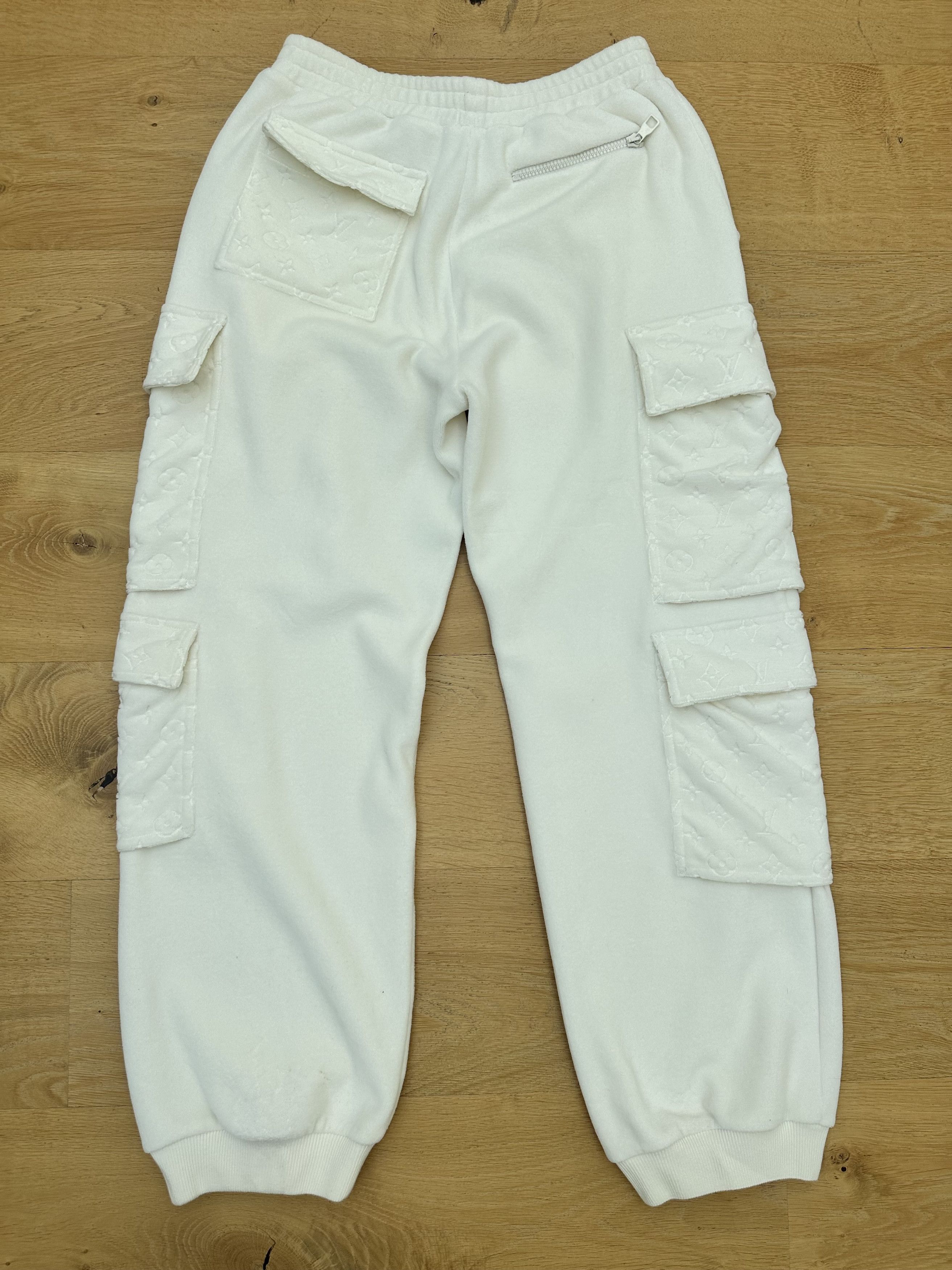 Louis Vuitton LOUIS VUITTON velour white cargo sweatpants by Virgil Abloom Size US 30 / EU 46 - 12 Thumbnail