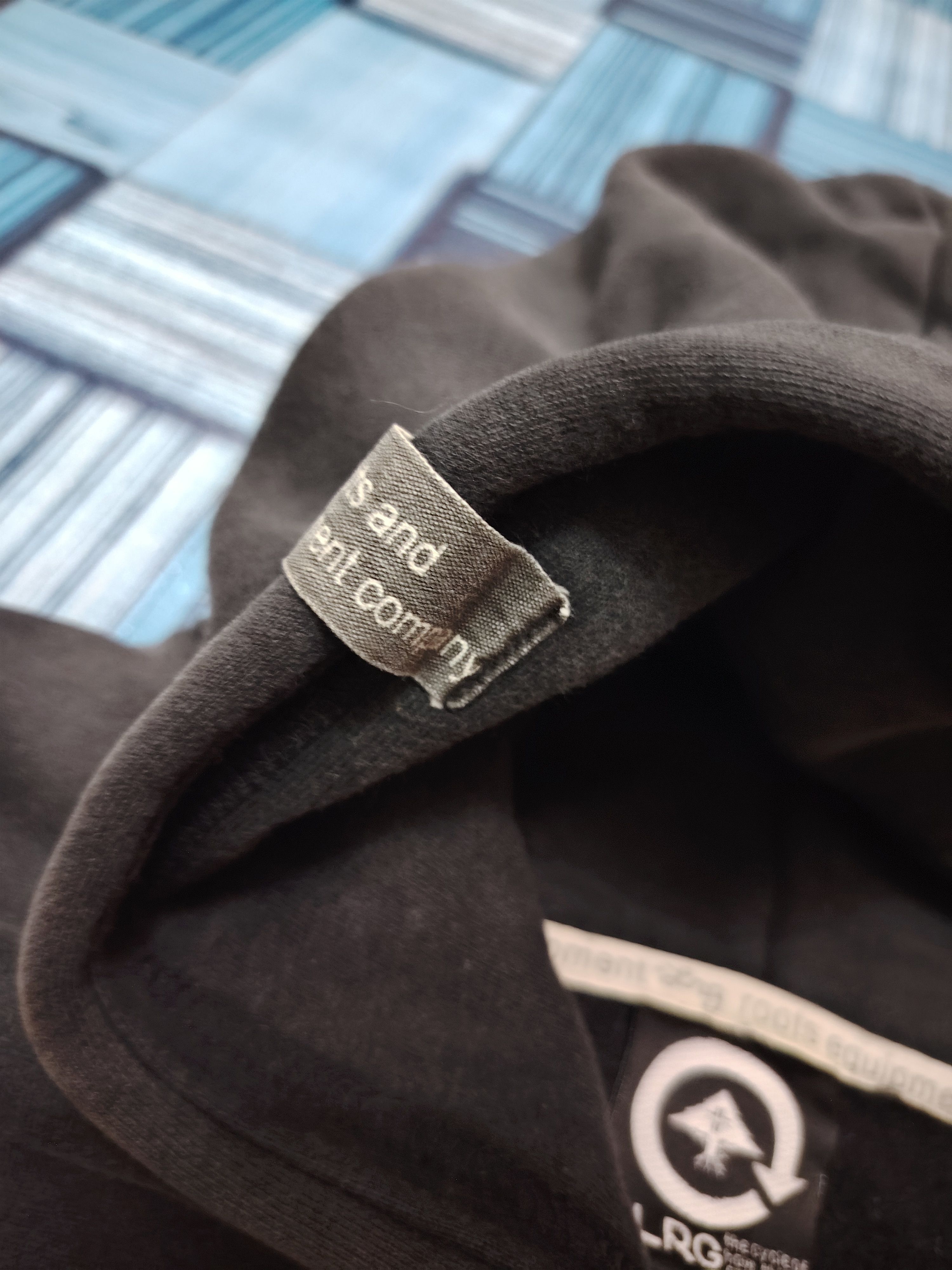 LRG Distressed Thrashed Sun faded Rare LRG True Heads Hoodie Size US L / EU 52-54 / 3 - 6 Thumbnail
