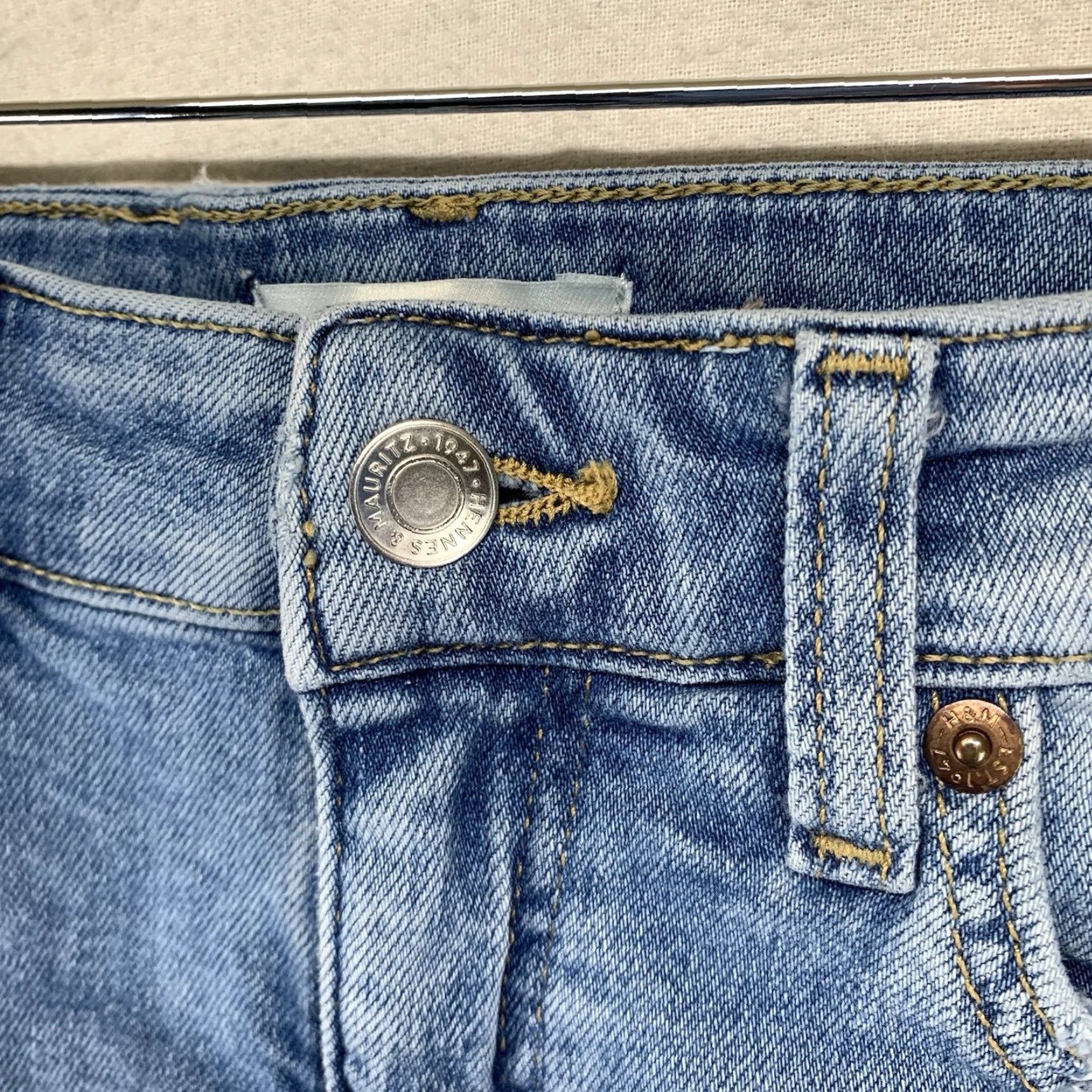 H&M VINTAGE H&M Women's Denim Shorts Cut-Off High Rise 5-Pocket Blue Raw Hem Casual Size 26" / US 2 / IT 38 - 7 Thumbnail
