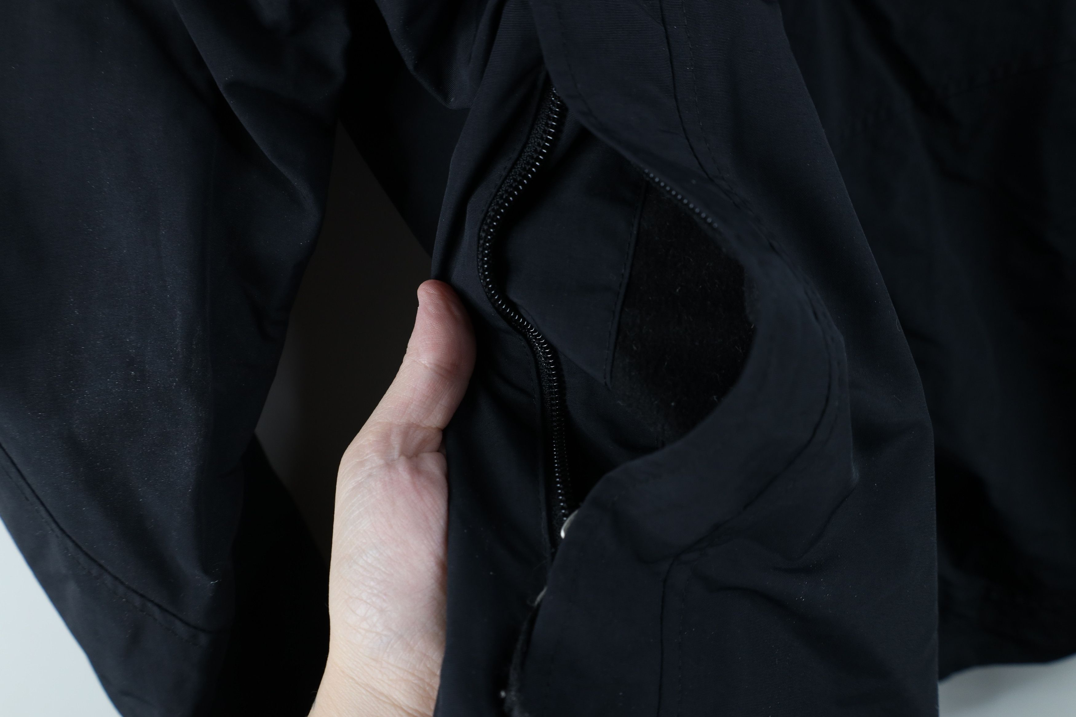 L.L. Bean Vintage LL Bean Waterproof Hooded Rain Bomber Jacket Black Size US S / EU 44-46 / 1 - 8 Thumbnail