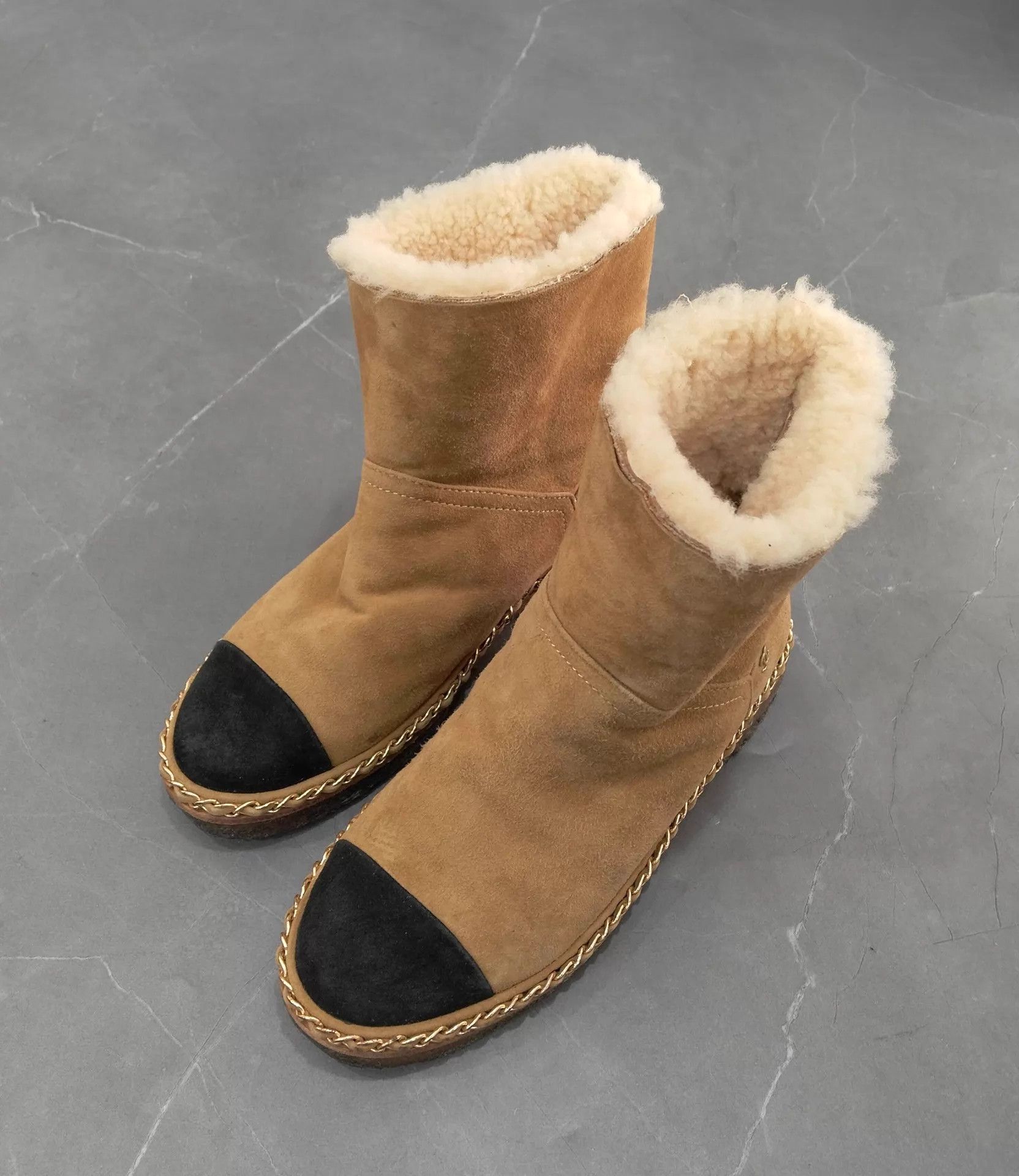 Chanel Chanel camel suede snow boots women's 37 Size US 6 / IT 36 - 1 Thumbnail