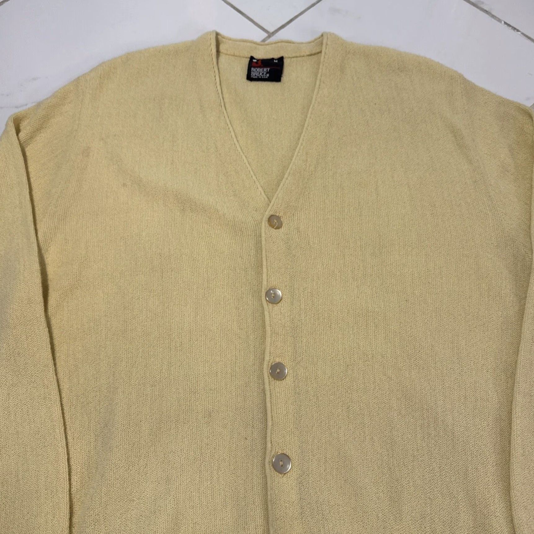 Vintage VINTAGE Robert Bruce Cardigan Sweater Unisex Adults Medium Yellow Knit Acrylic 70s Spring Mens Womens Girls Boys Size US M / EU 48-50 / 2 - 4 Thumbnail