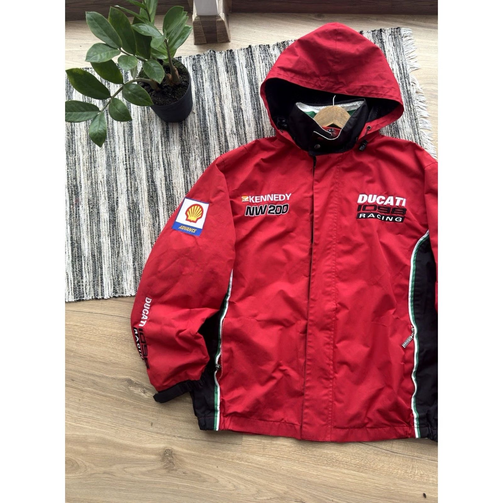 Vintage VINTAGE Ducati 1098 Racing Red Windbreaker Jacket Mens XL Size Nike? Size US XL / EU 56 / 4 - 2 Thumbnail