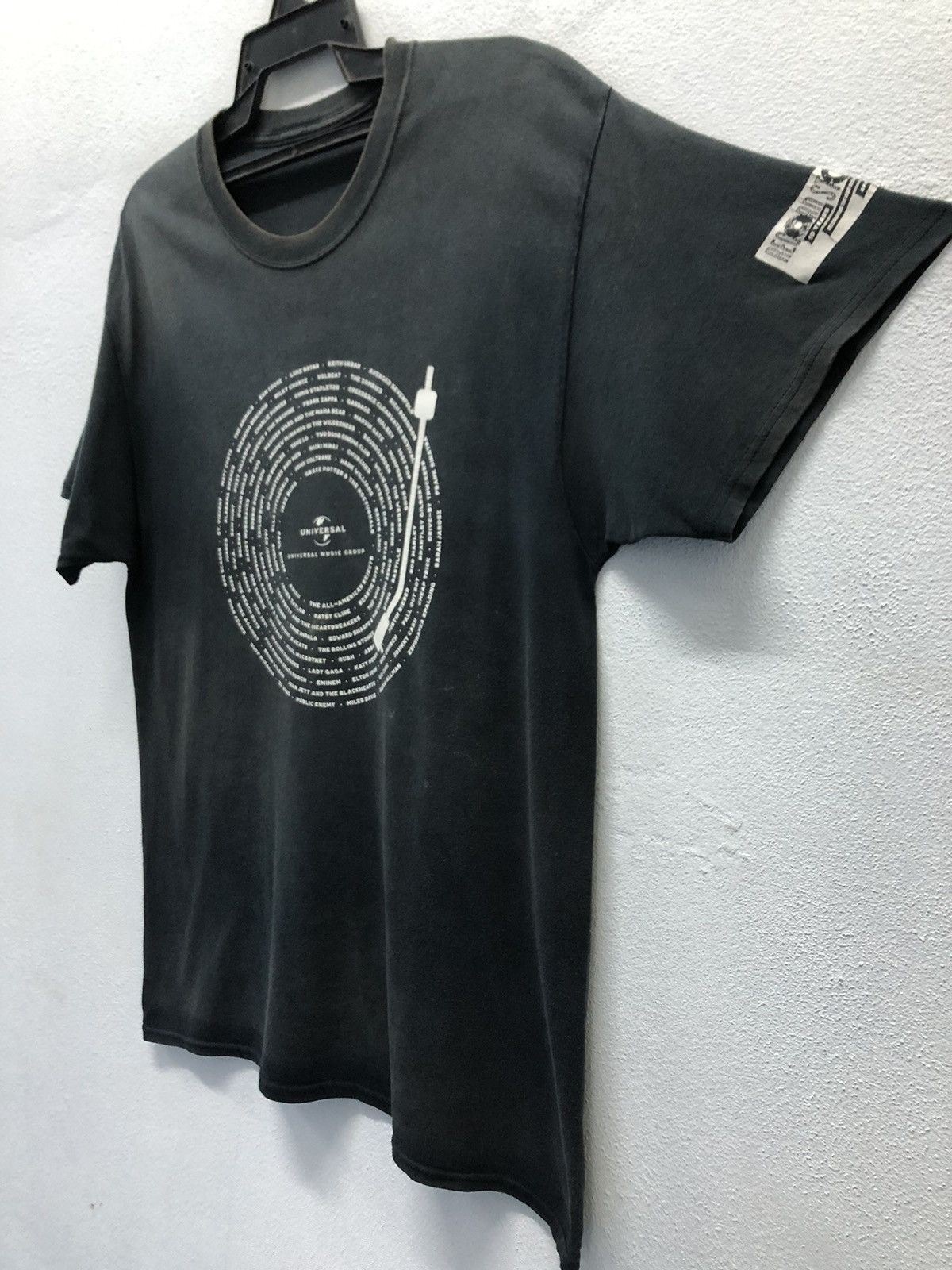 Band Tees Universal Music Group Record Store Day T-Shirt Size US M / EU 48-50 / 2 - 5 Thumbnail