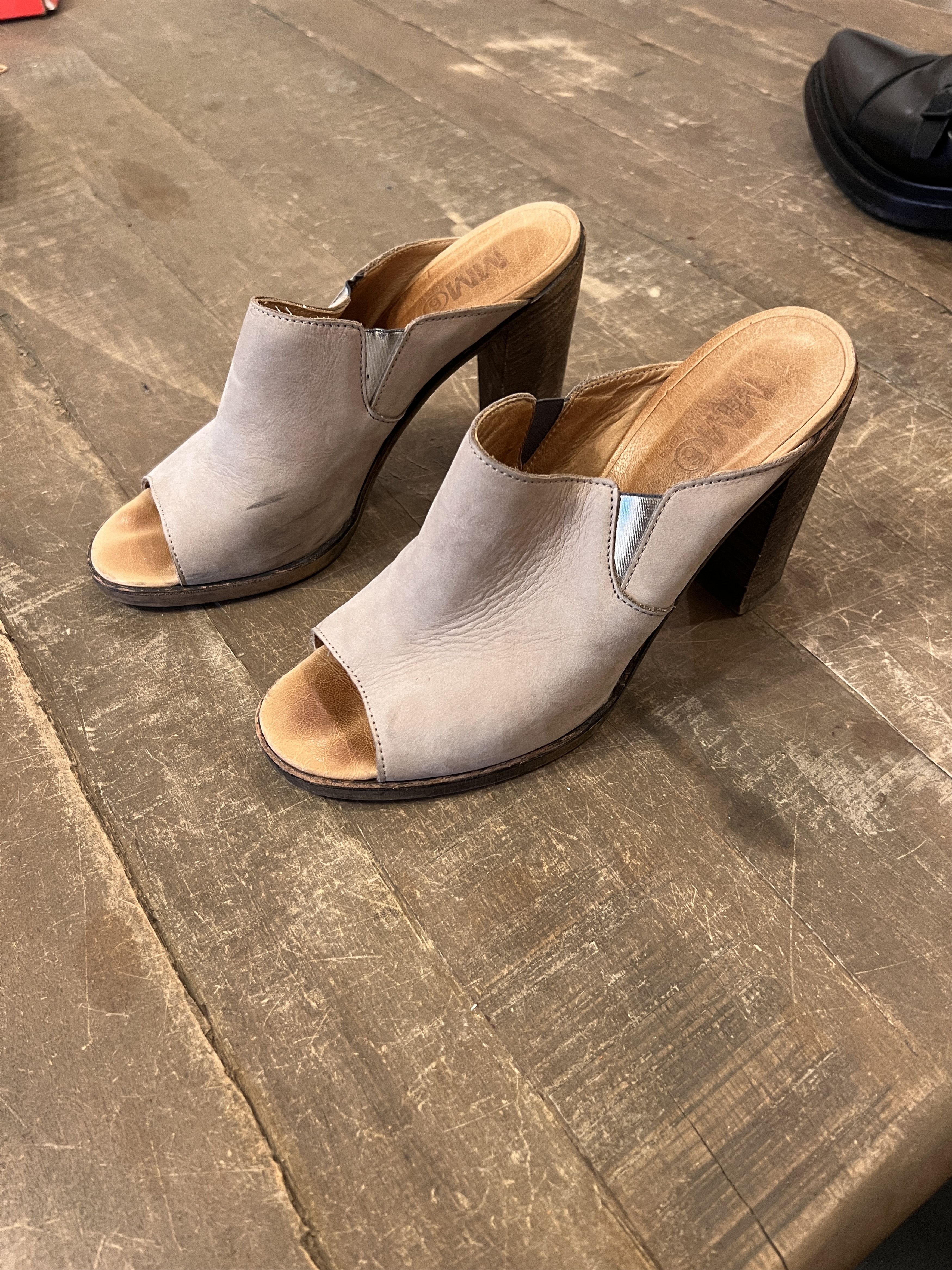 Maison Margiela Leather Mules mid high heels Size US 6 / IT 36 - 6 Thumbnail
