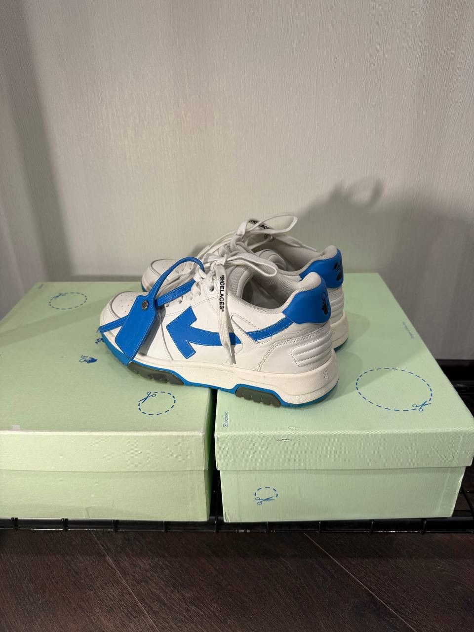 Off-White Off White out of office Size US 7 / EU 40 - 1 Thumbnail