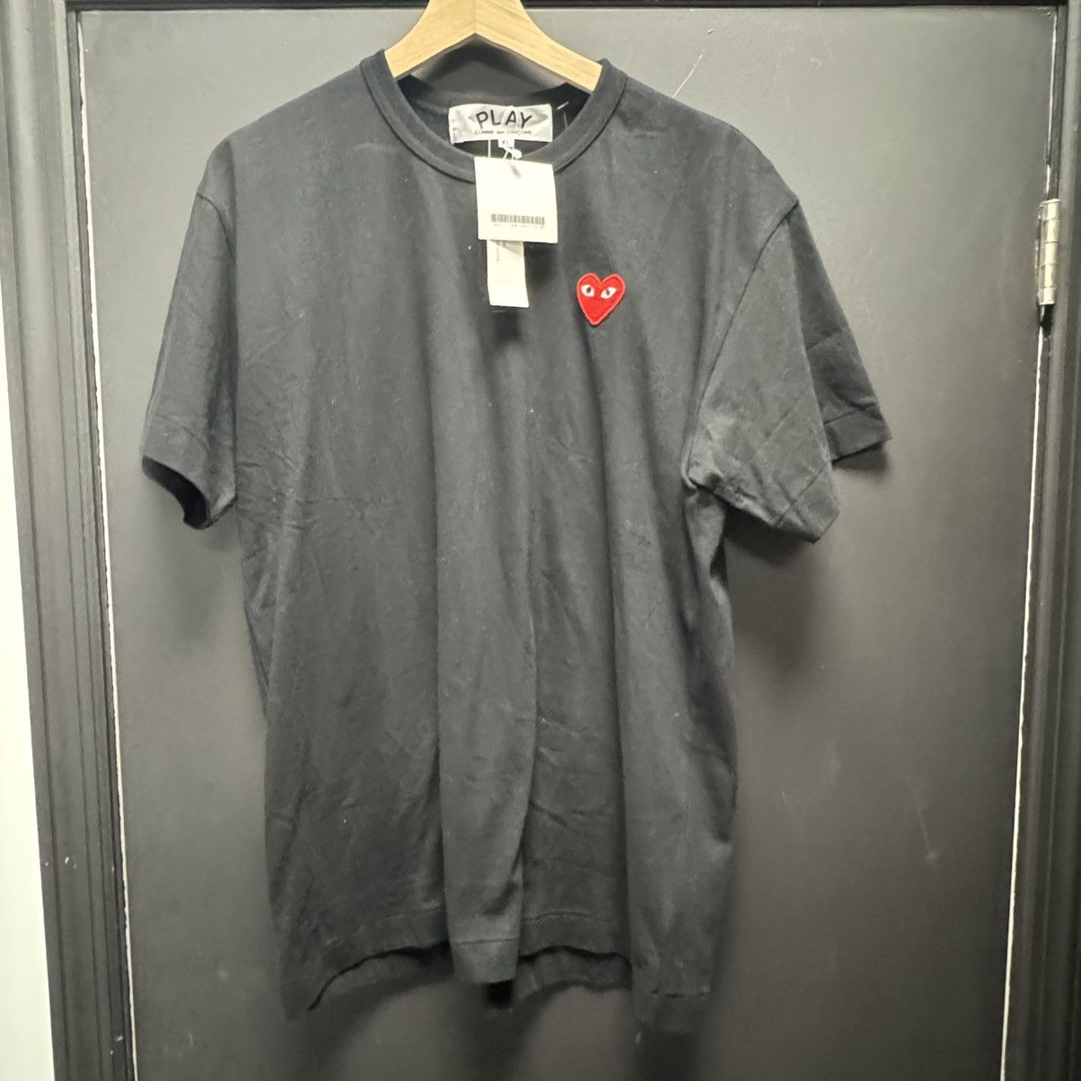 Comme des Garcons Comme des Garcons PLAY Play Red Emblem T-shirt Black Size US XL / EU 56 / 4 - 1 Thumbnail