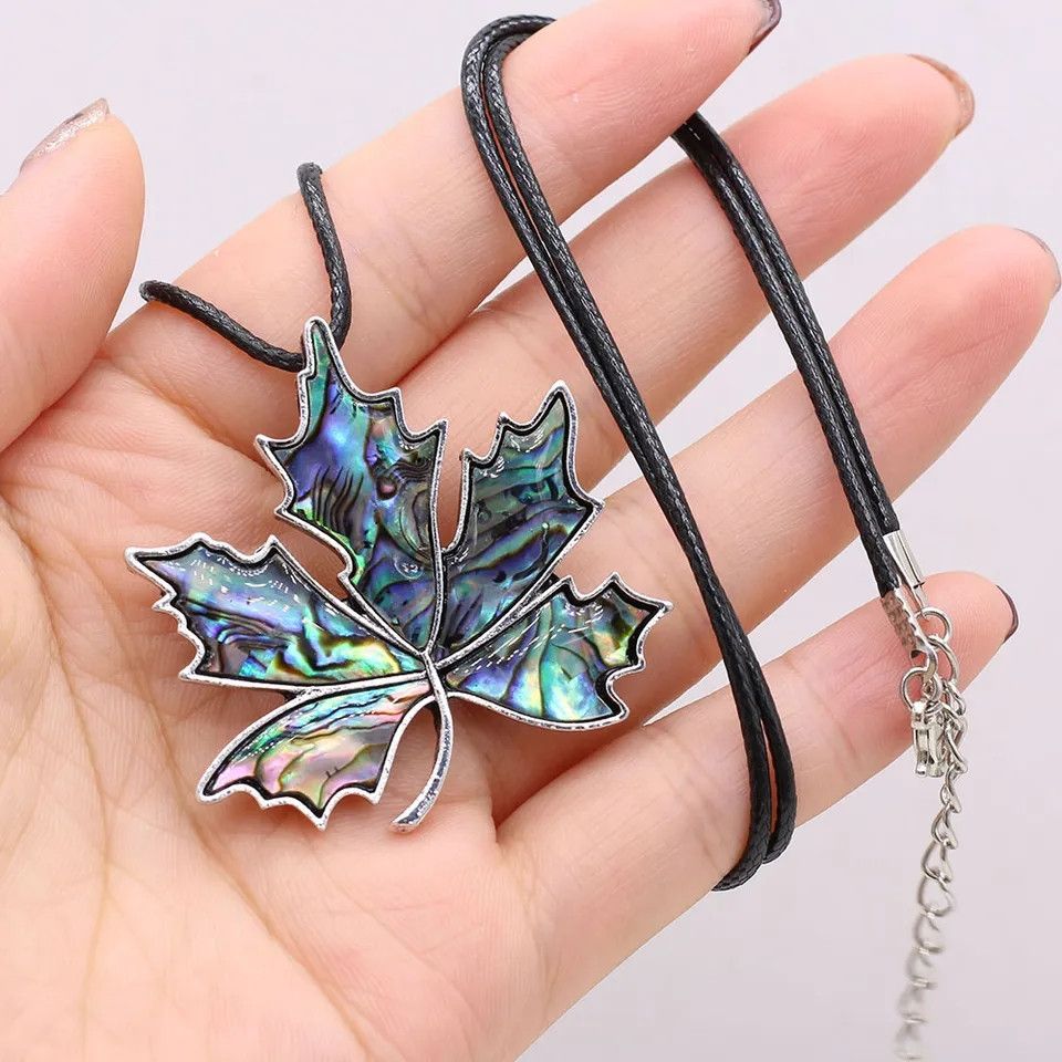 Jewelry Multicolor Leaf Shape Pendant Necklaces Size ONE SIZE - 5 Thumbnail