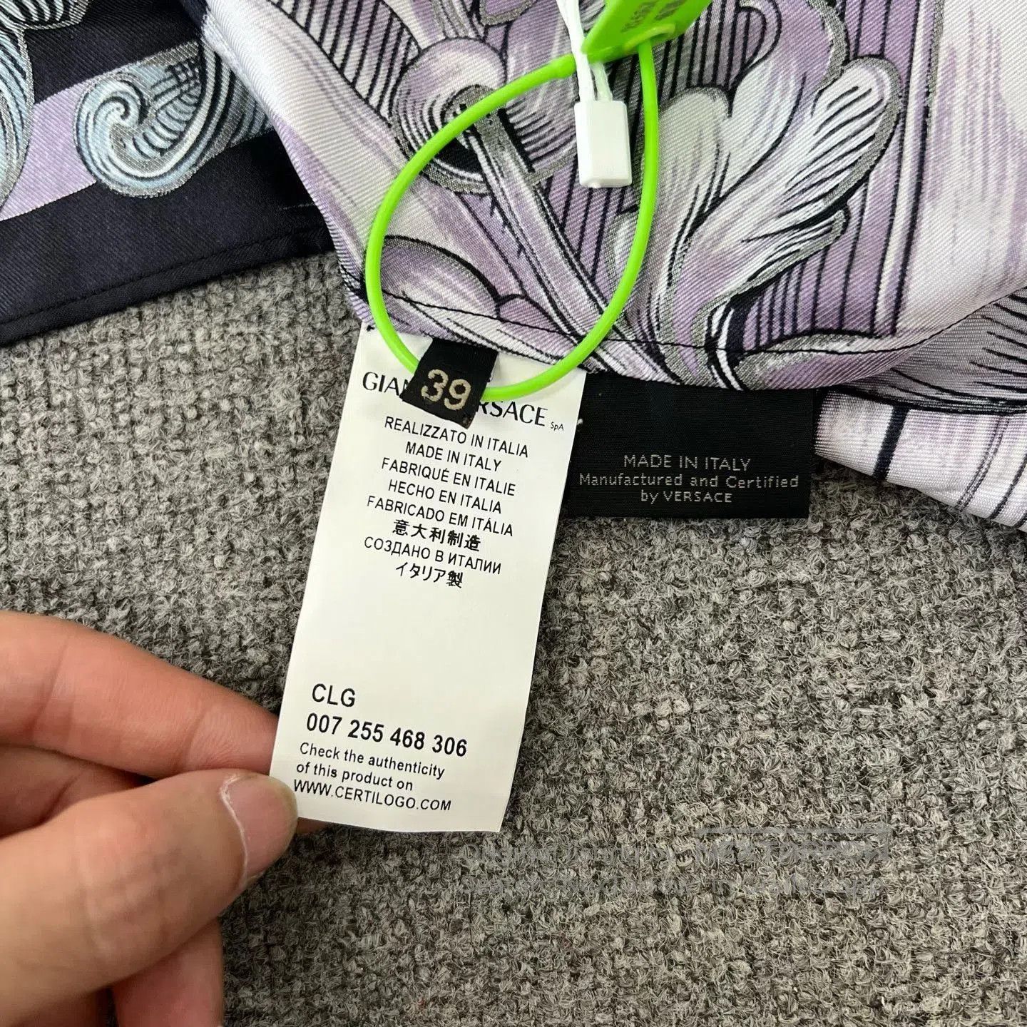Versace Versace Runway Thorn Flower Silk Shirt. Size US M / EU 48-50 / 2 - 8 Thumbnail