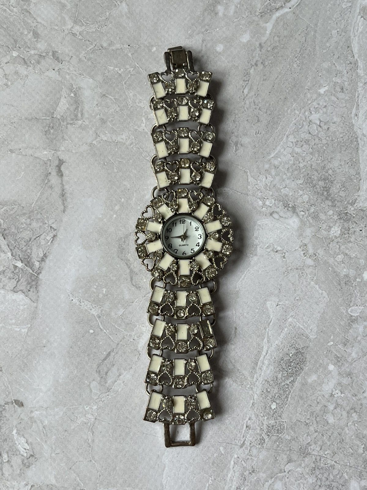 Jewelry × Vintage Elegant Women’s Watch with Swarovski Crystals Bracelet Size ONE SIZE - 1 Thumbnail