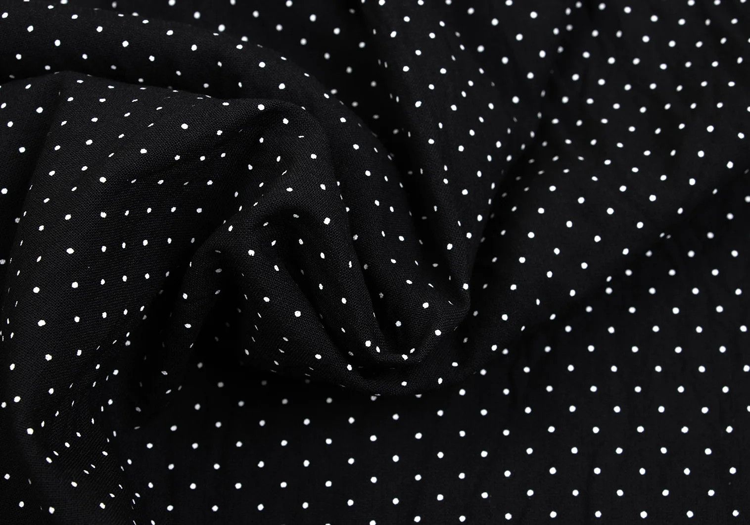 Emporio Armani Rayon Pin Dot Long Sleeve Shirt in Black and Off White Size US L / EU 52-54 / 3 - 12 Thumbnail