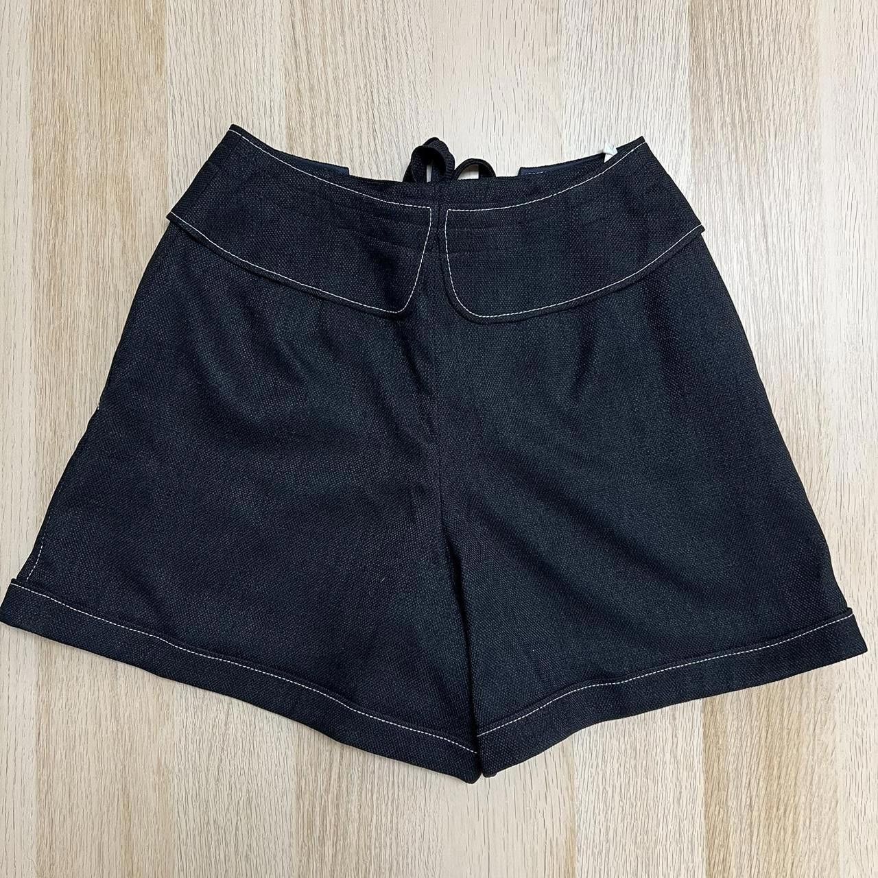 Designer Women's Navy Shorts Size 28" / US 6 / IT 42 - 2 Thumbnail