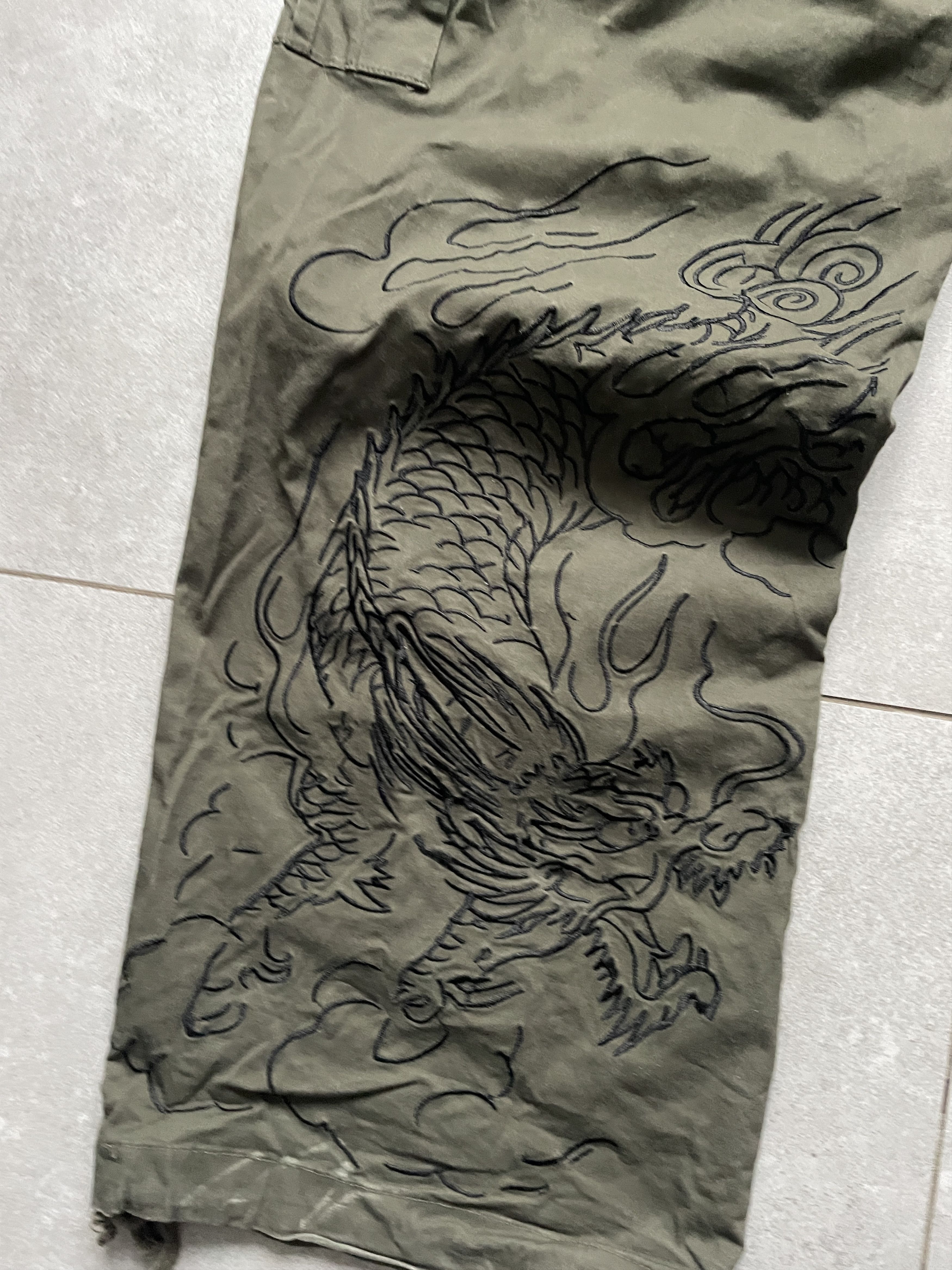 Ed Hardy ED HARDY CHRISTIAN AUDIGIER BAGGY OLIVE CARGO PANTS Size US 34 / EU 50 - 2 Thumbnail