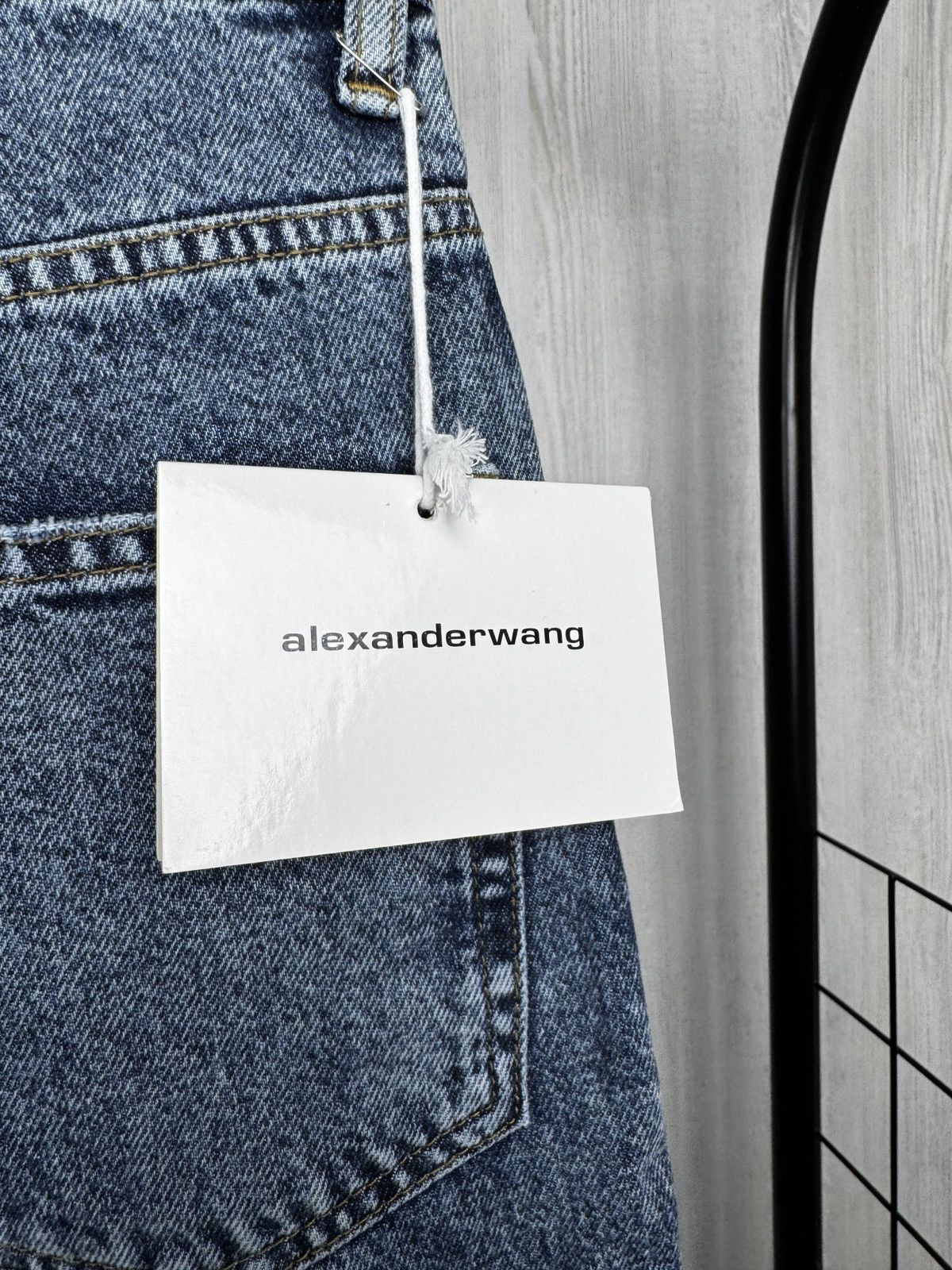 Alexander Wang Alexander Wang light blue Mom High Rise denim jeans size 28 Size 28" / US 6 / IT 42 - 9 Thumbnail