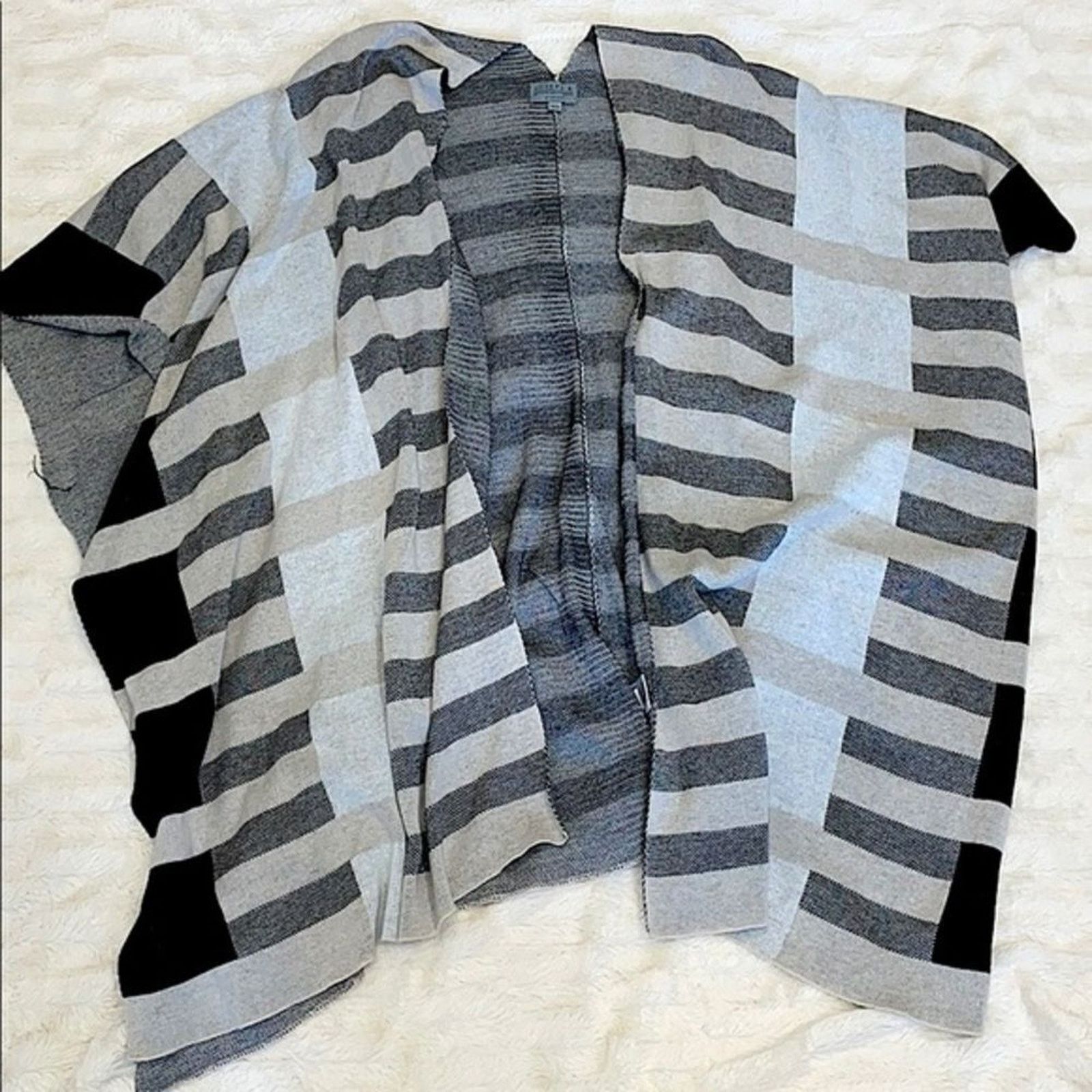 Other Joseph A Modern Plaid Striped Cape Cardigan | Size OS Size ONE SIZE - 2 Thumbnail